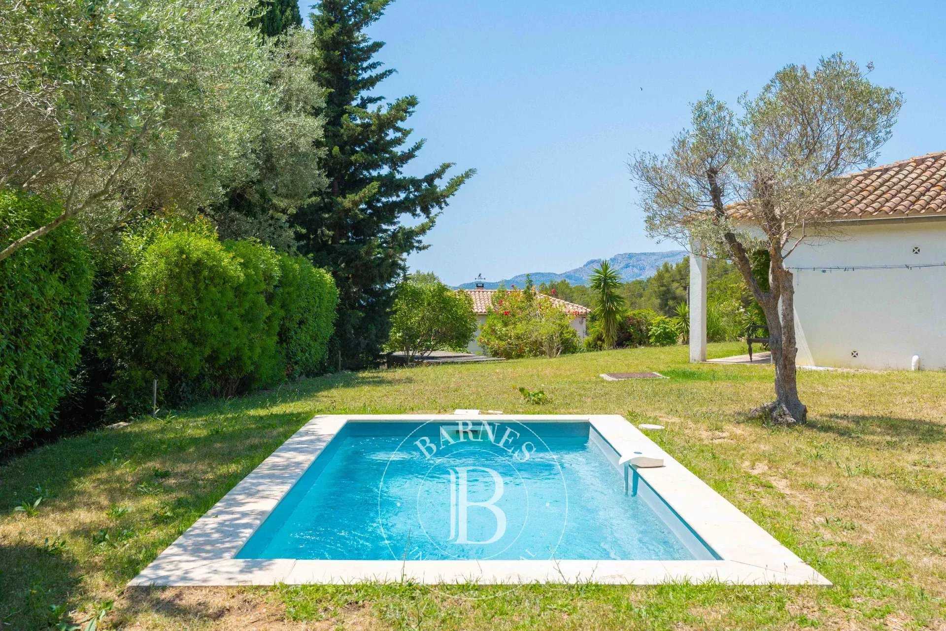 Cassis  - Maison 5 Pièces 3 Chambres