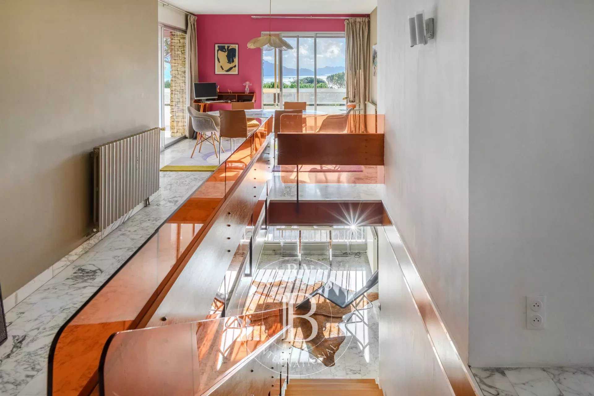 Marseille  - Maison 6 Pi&egrave;ces 4 Chambres