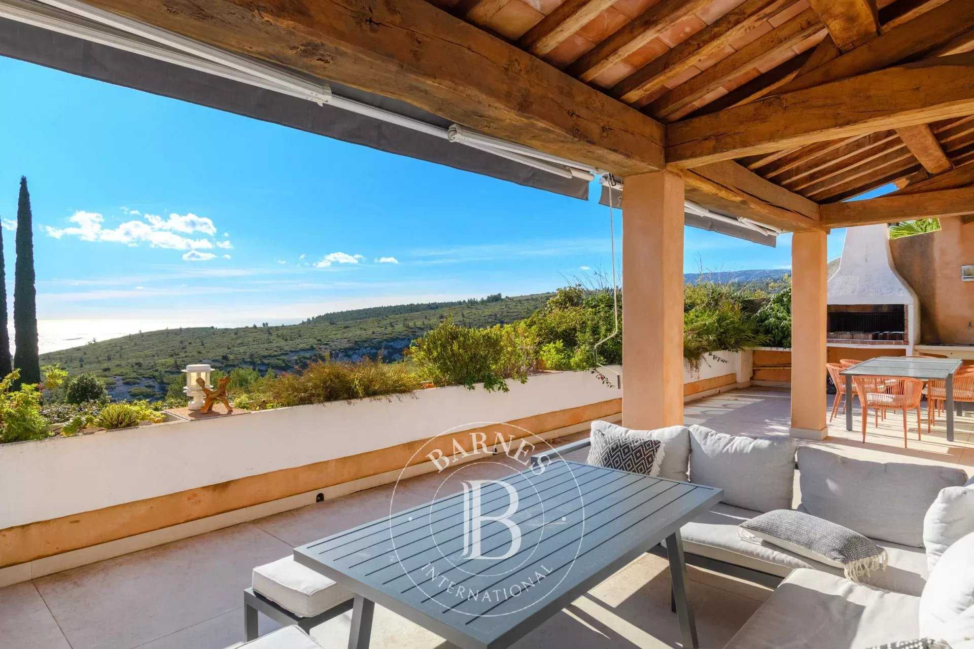 Cassis  - Maison 6 Pi&egrave;ces 5 Chambres