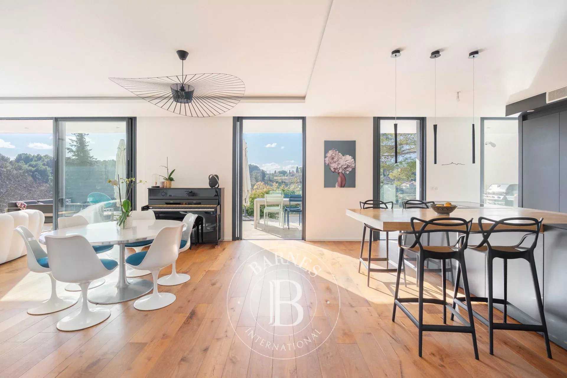 Roquevaire  - Maison 5 Pi&egrave;ces 4 Chambres