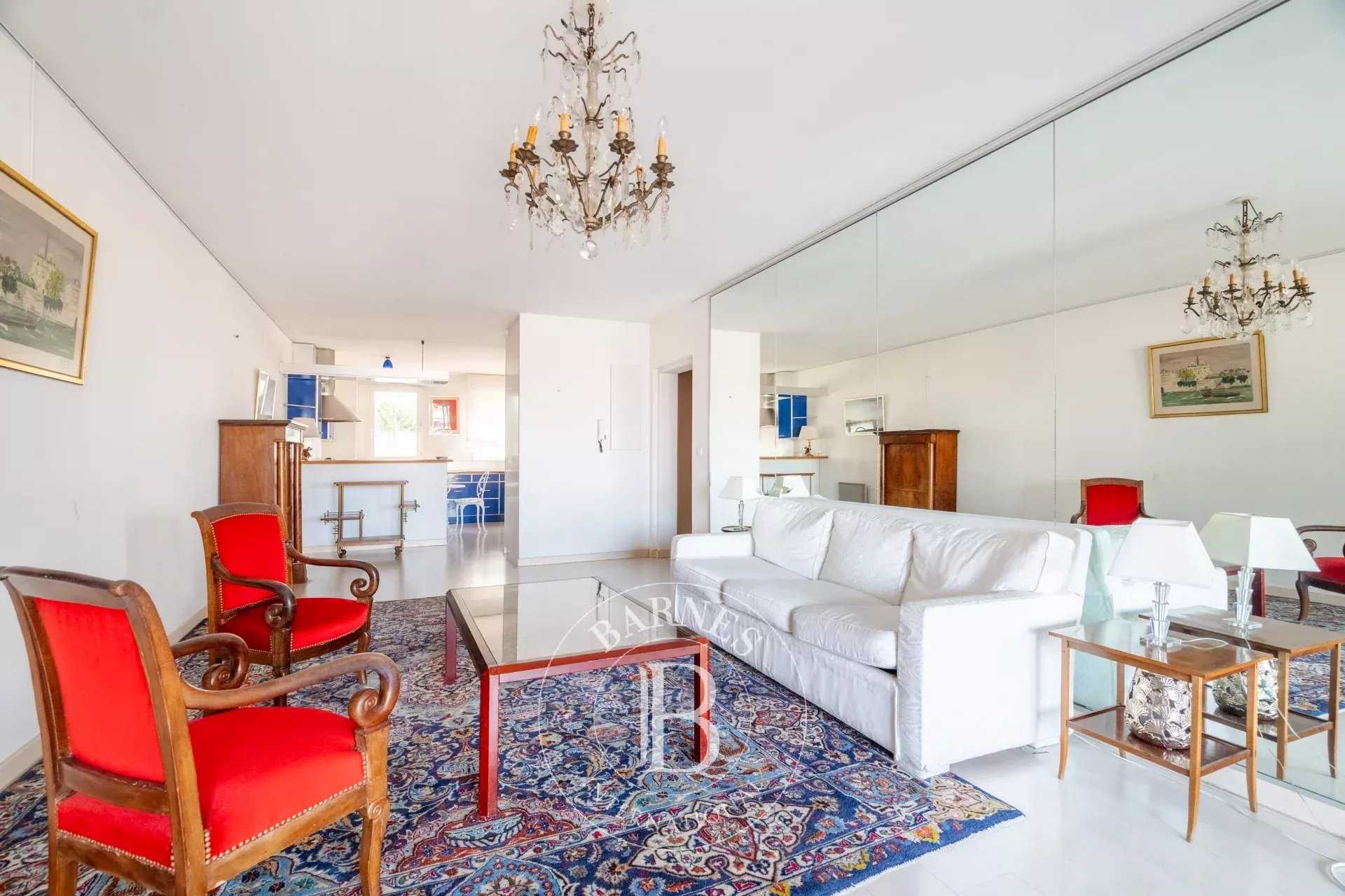 Marseille  - Appartement 3 Pi&egrave;ces 2 Chambres