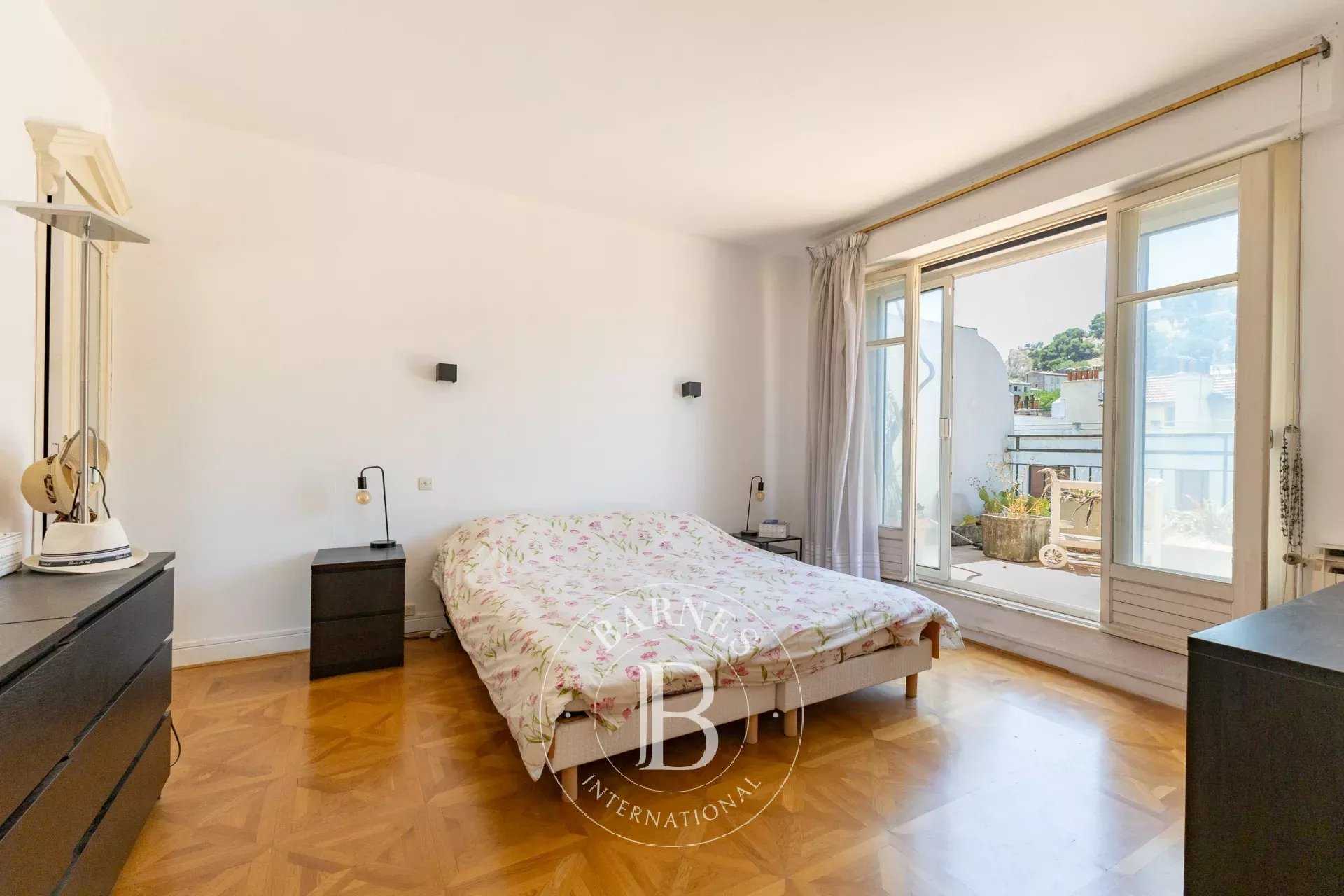 Marseille  - Appartement 5 Pi&egrave;ces 3 Chambres