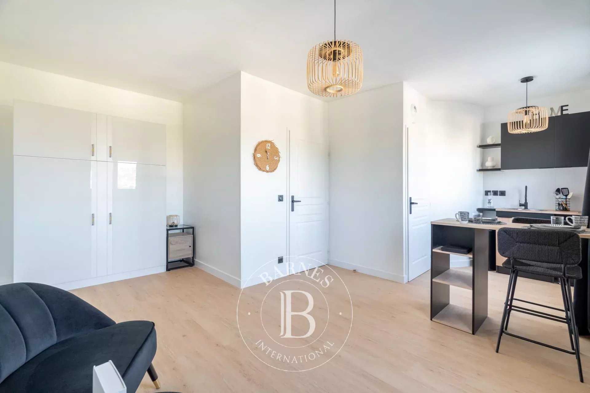 Marseille  - Appartement 1 Pi&egrave;ce, 1 Chambre