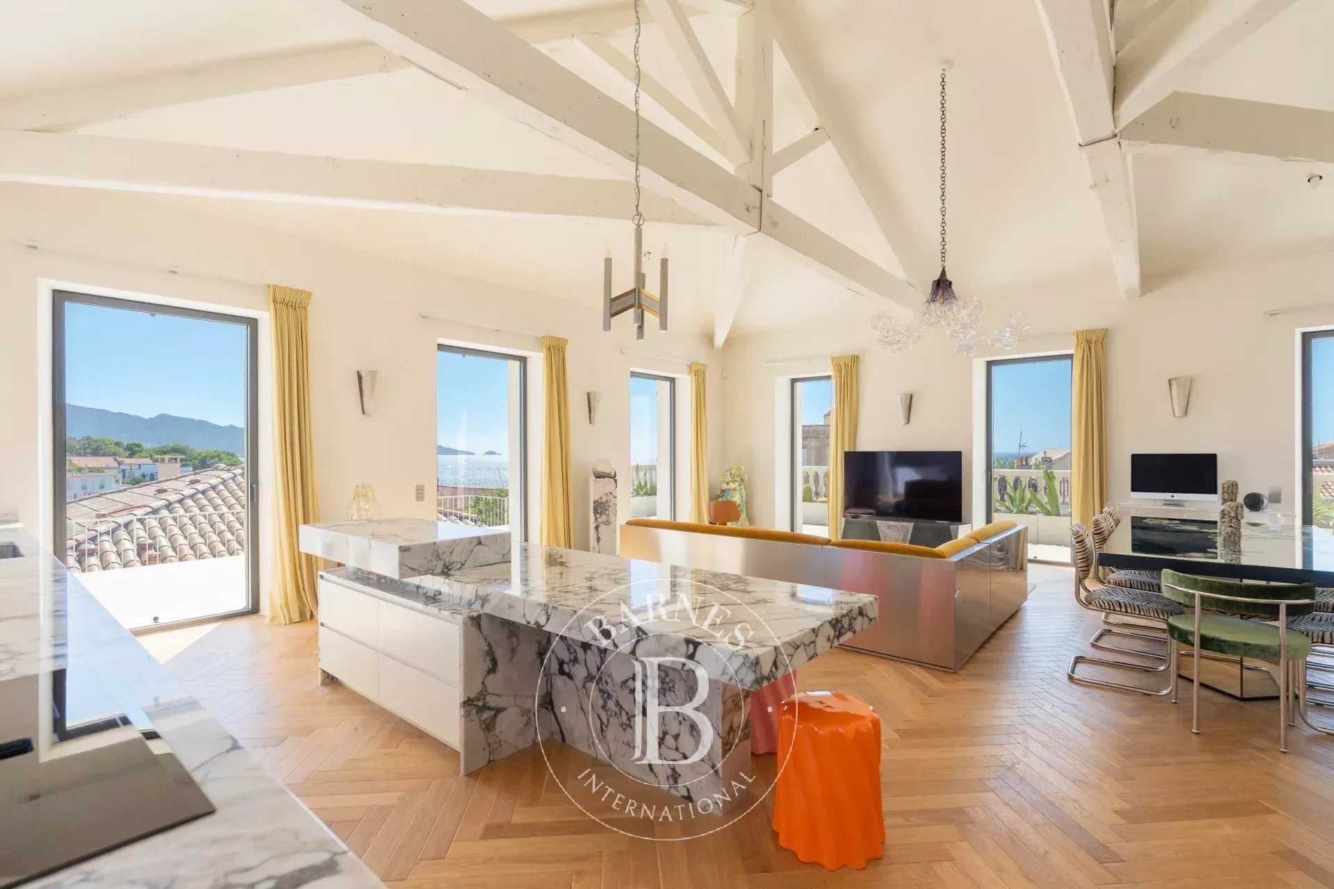 Marseille  - Villa 4 Bedrooms