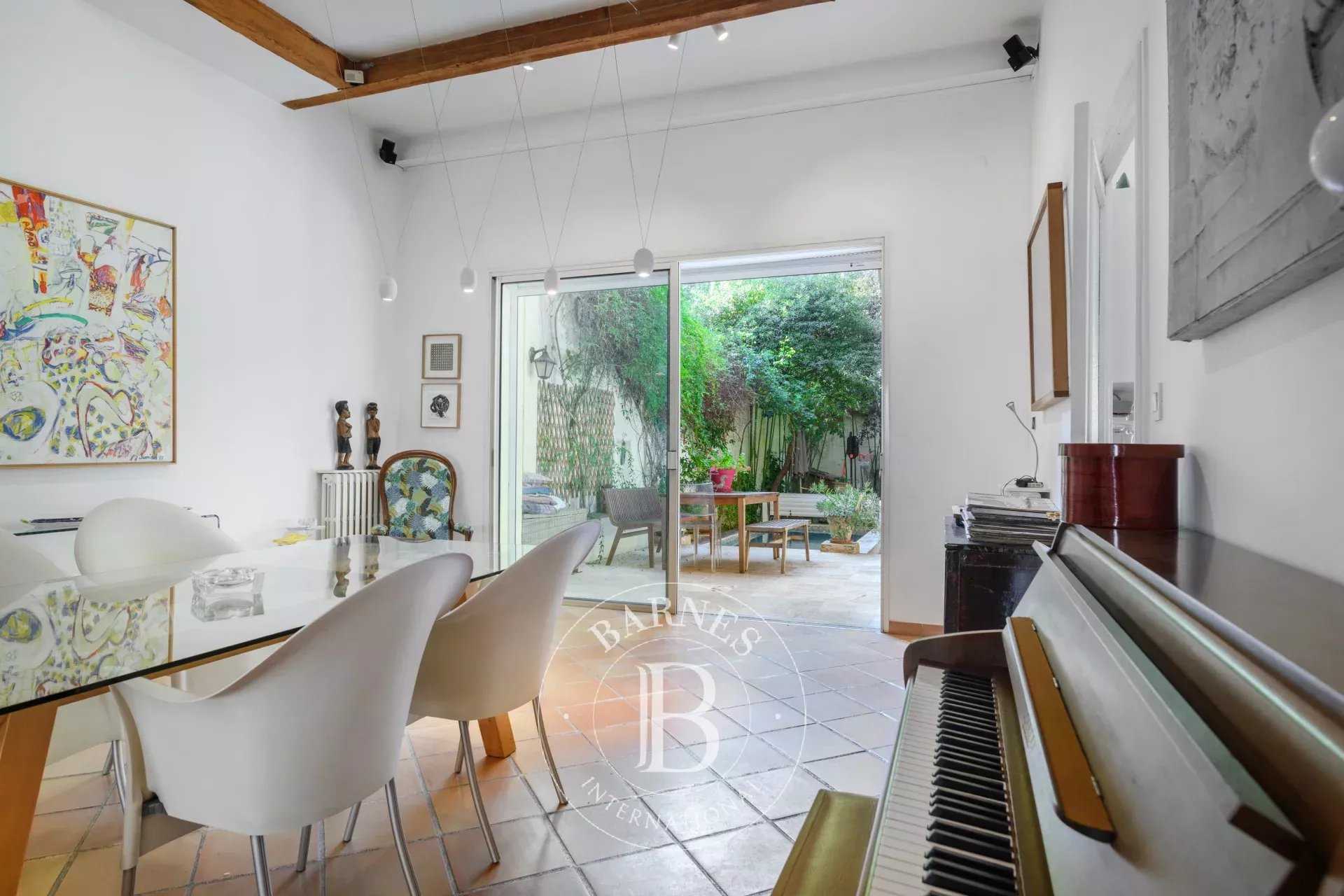 Marseille  - Appartement 5 Pièces 2 Chambres