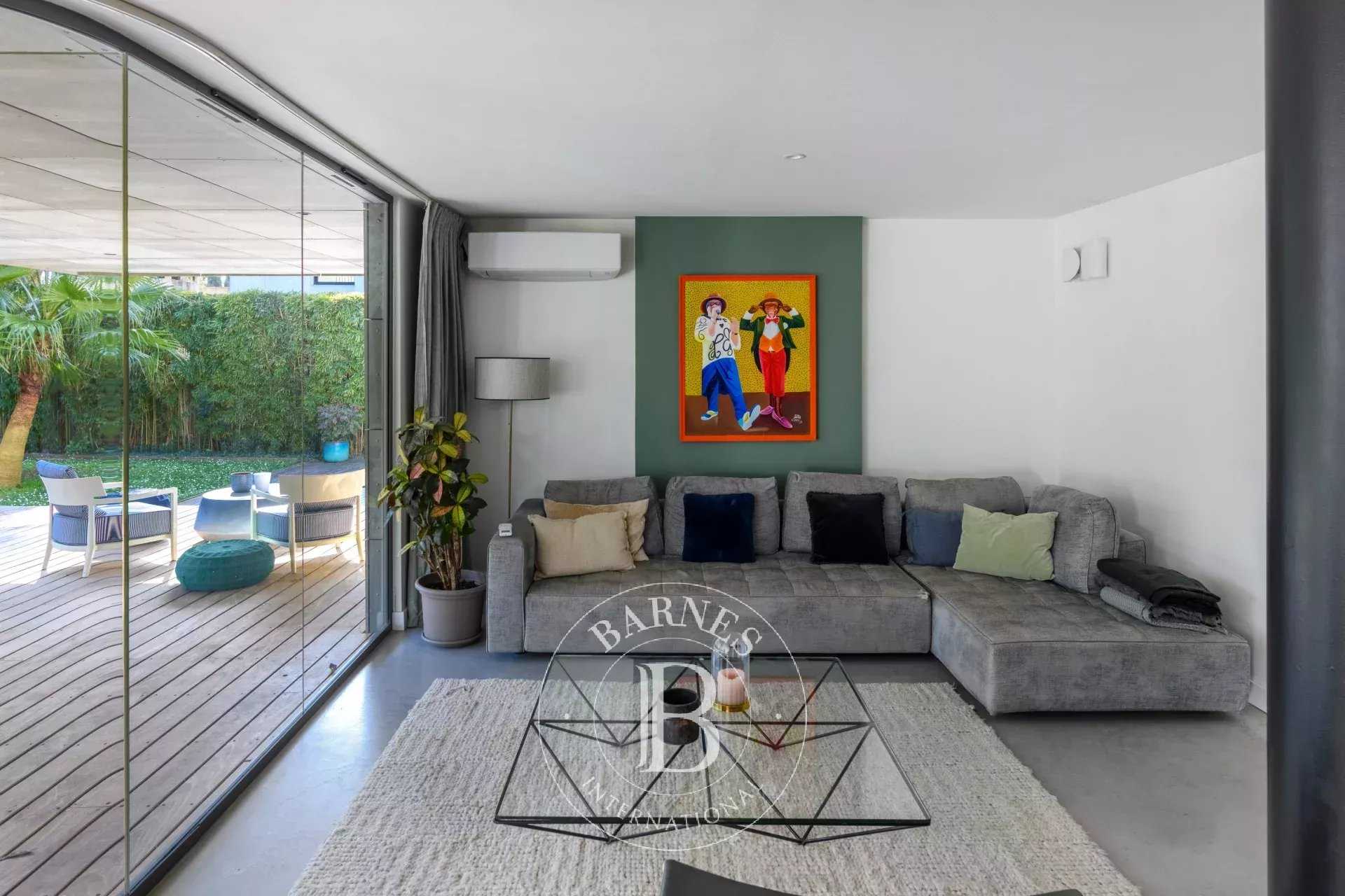 Marseille  - Maison 6 Pi&egrave;ces 4 Chambres