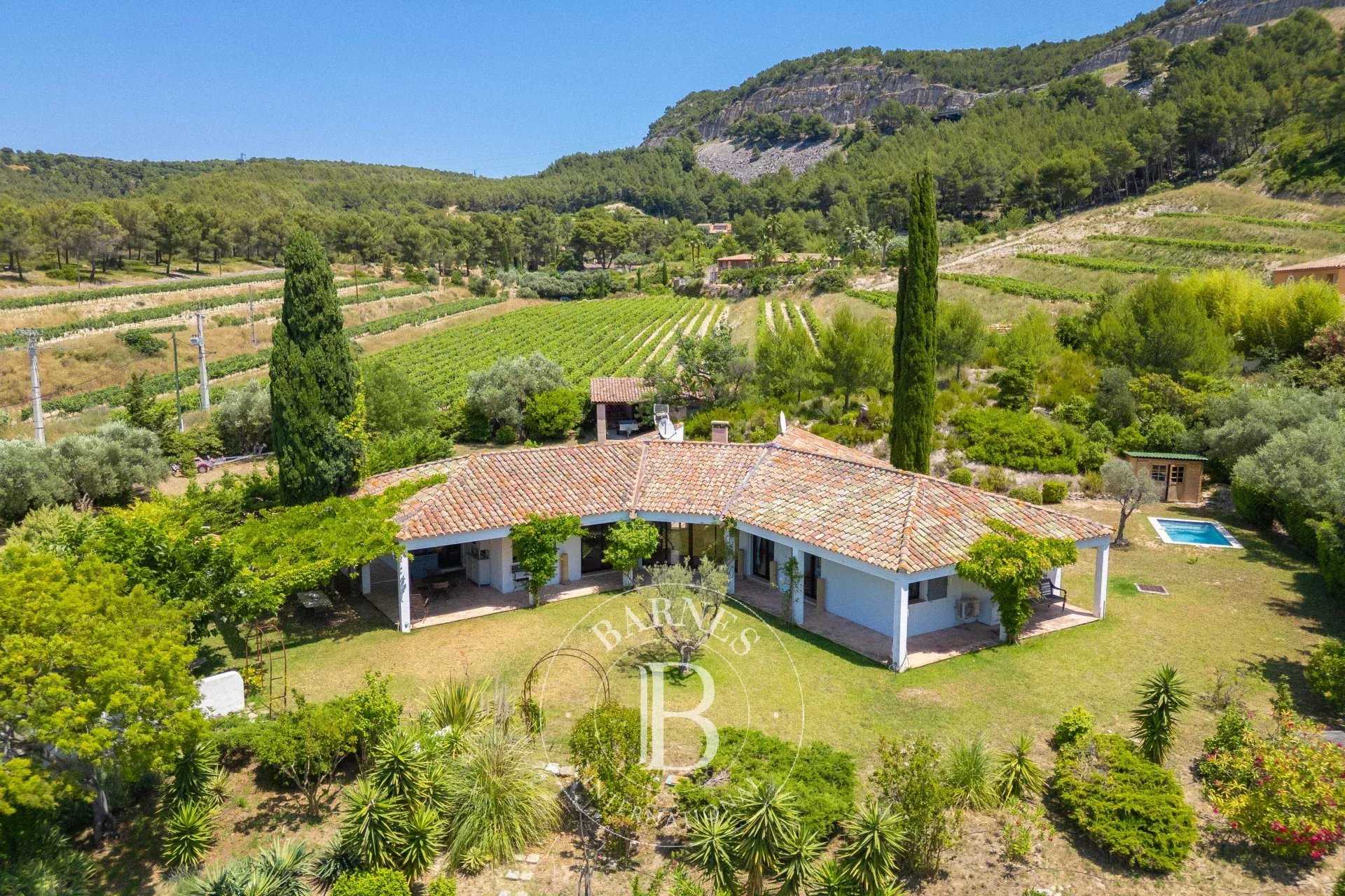 Cassis  - Maison 5 Pi&egrave;ces 3 Chambres