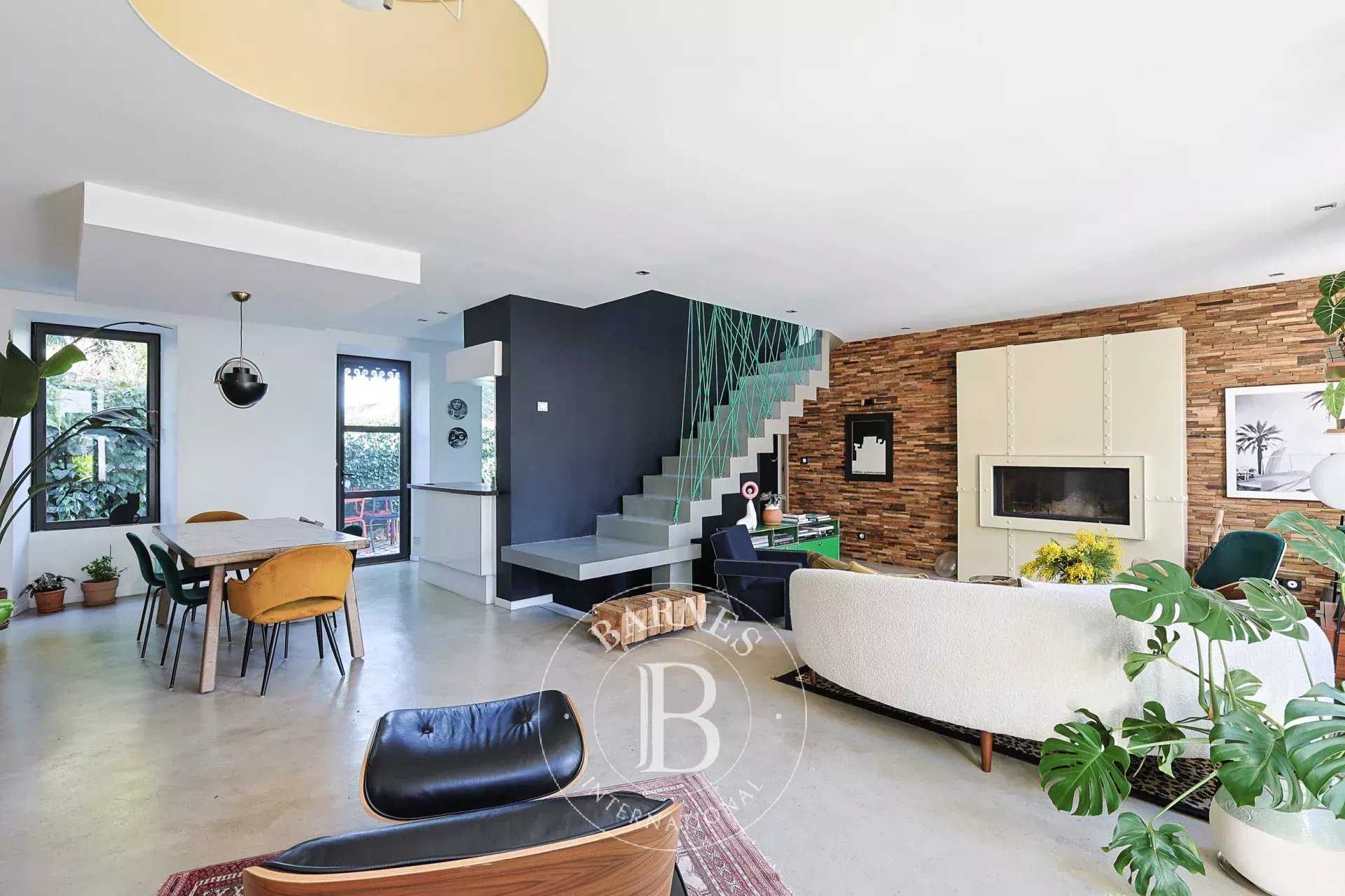 Marseille  - Maison 7 Pi&egrave;ces 4 Chambres