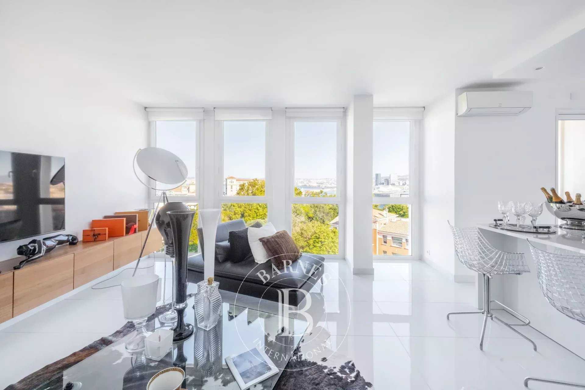 Marseille  - Appartement 2 Pièces, 1 Chambre
