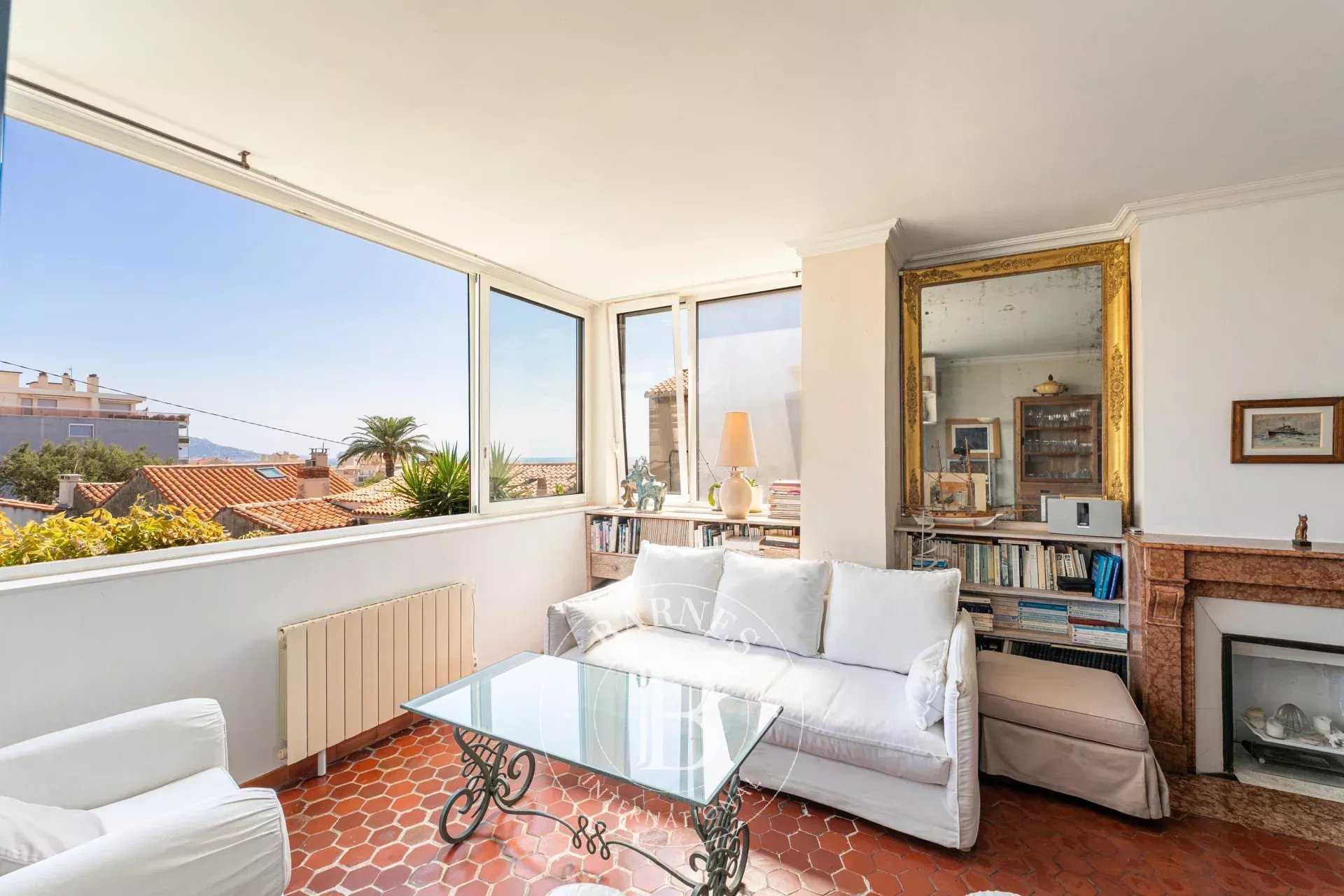 Marseille  - Maison 4 Pi&egrave;ces 3 Chambres
