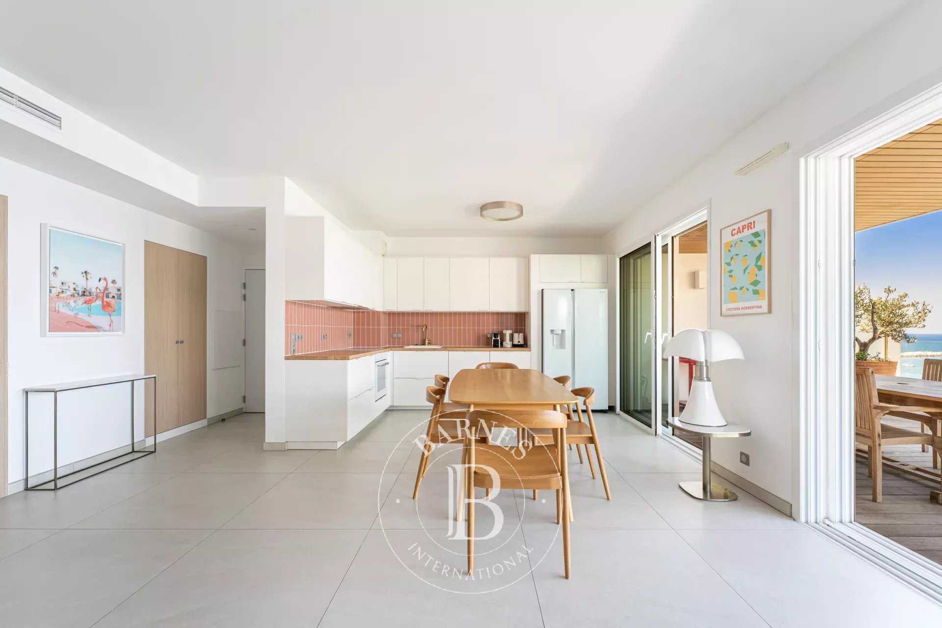 Marseille  - Appartement 4 Pi&egrave;ces 3 Chambres