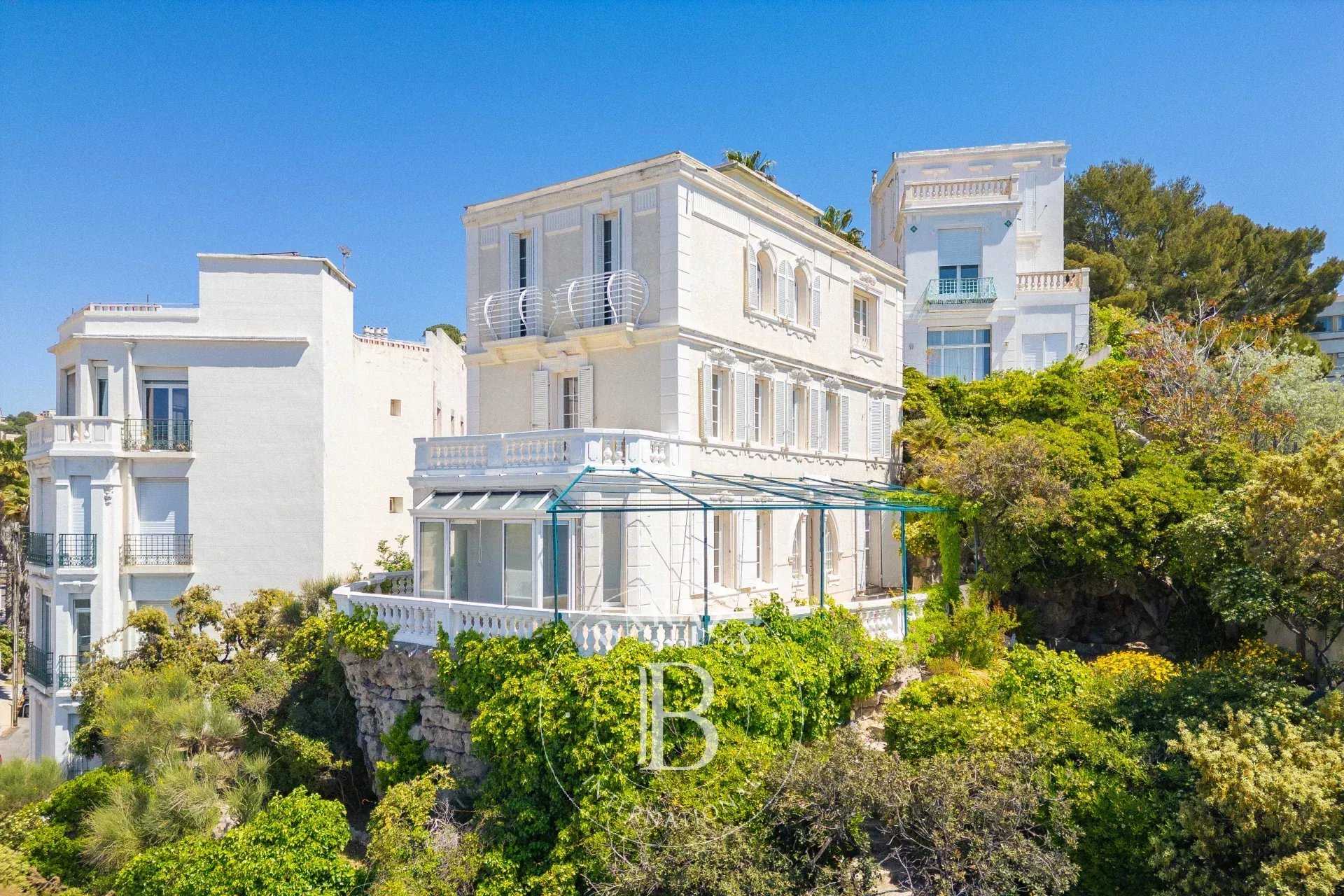 Marseille  - Maison 6 Pi&egrave;ces 4 Chambres