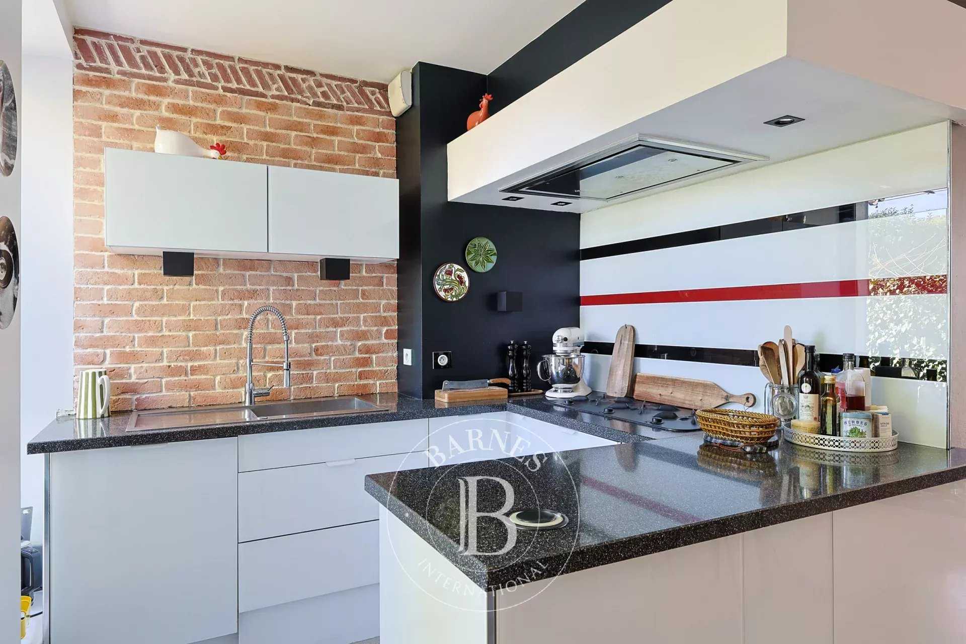 Marseille  - Maison 7 Pi&egrave;ces 4 Chambres