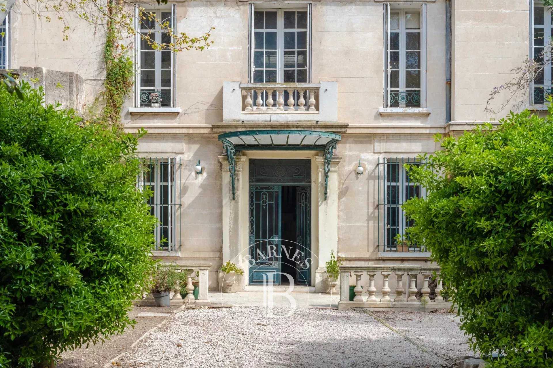 Marseille  - Maison 10 Pièces 6 Chambres