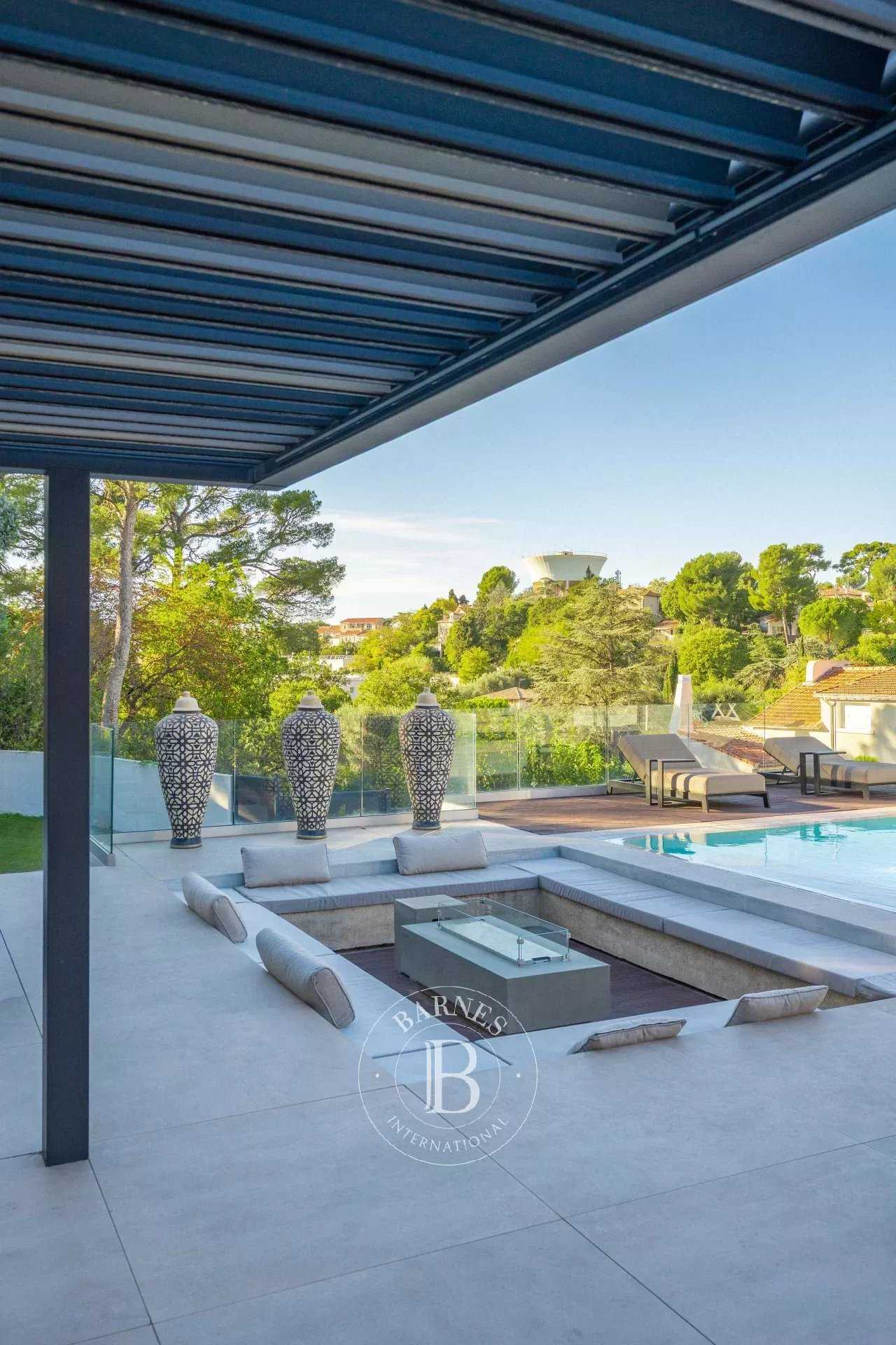 Marseille  - Maison 7 Pièces 5 Chambres