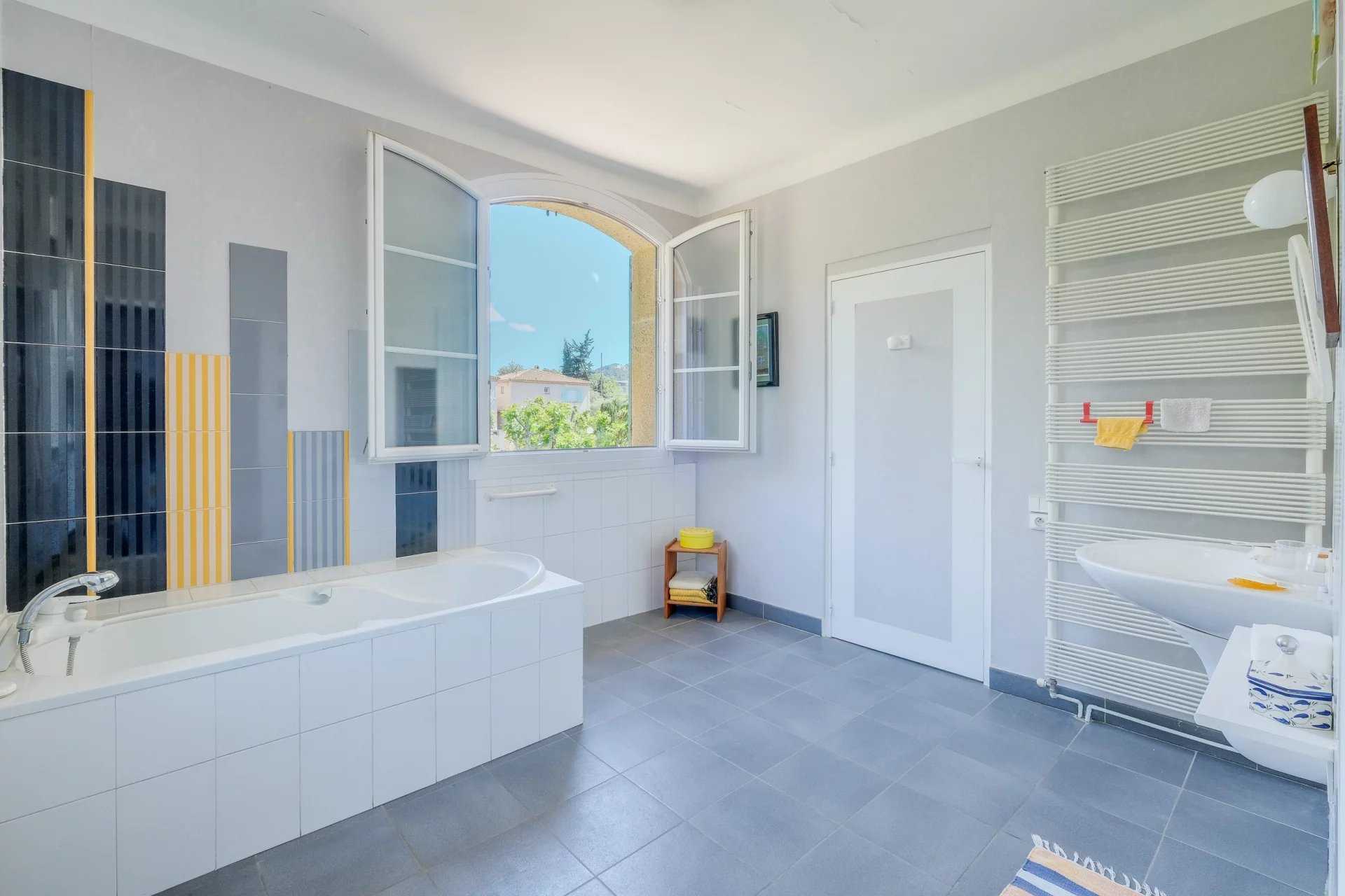 Marseille  - House 7 Bedrooms
