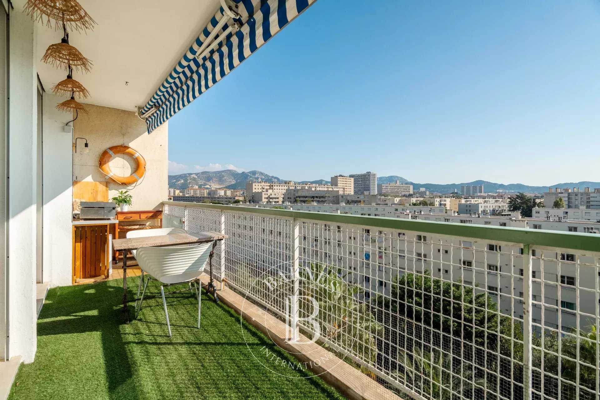 Marseille  - Appartement 3 Pi&egrave;ces 2 Chambres