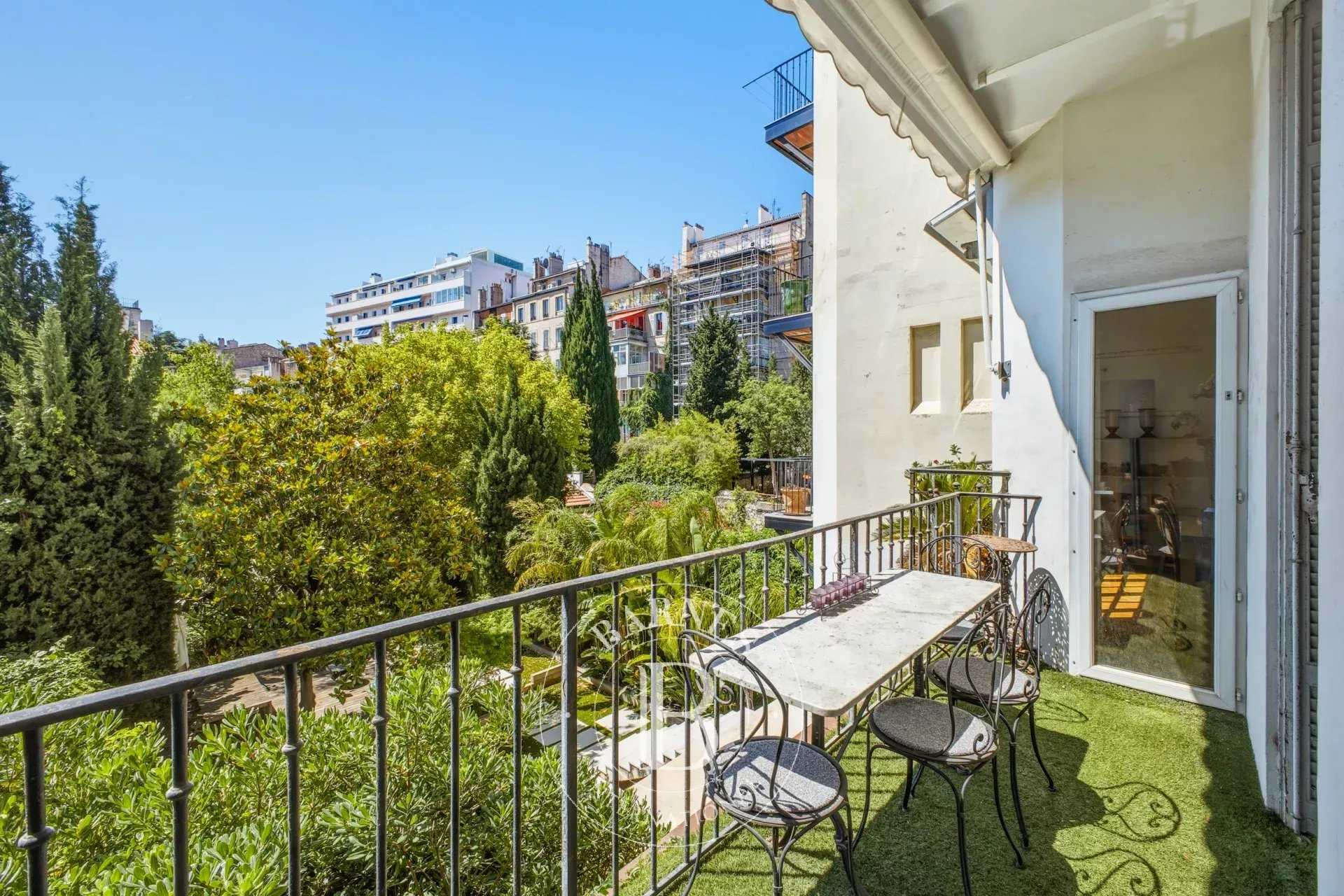 Marseille  - Appartement 5 Pi&egrave;ces 4 Chambres