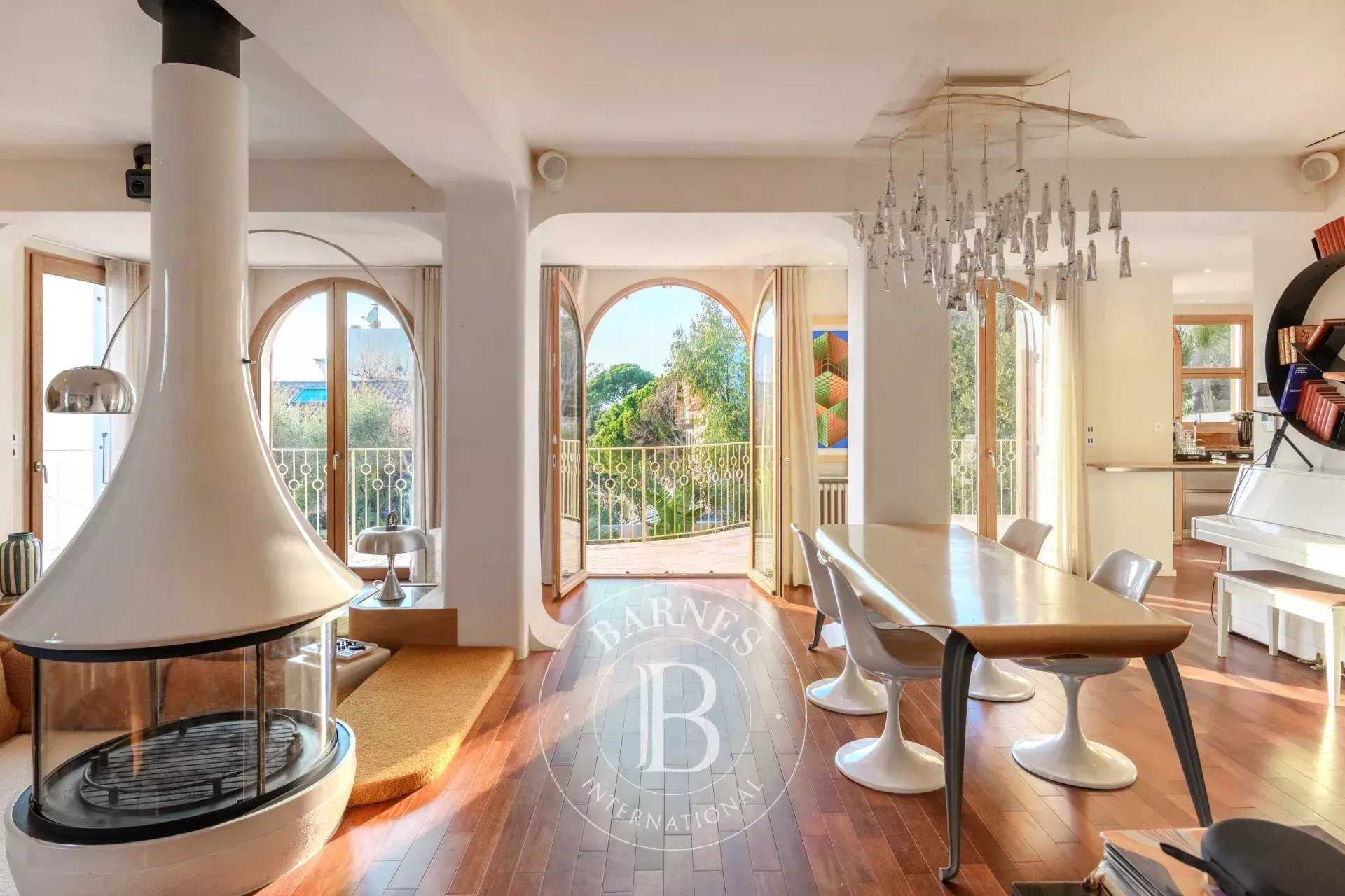 Marseille  - Maison 5 Pi&egrave;ces 4 Chambres