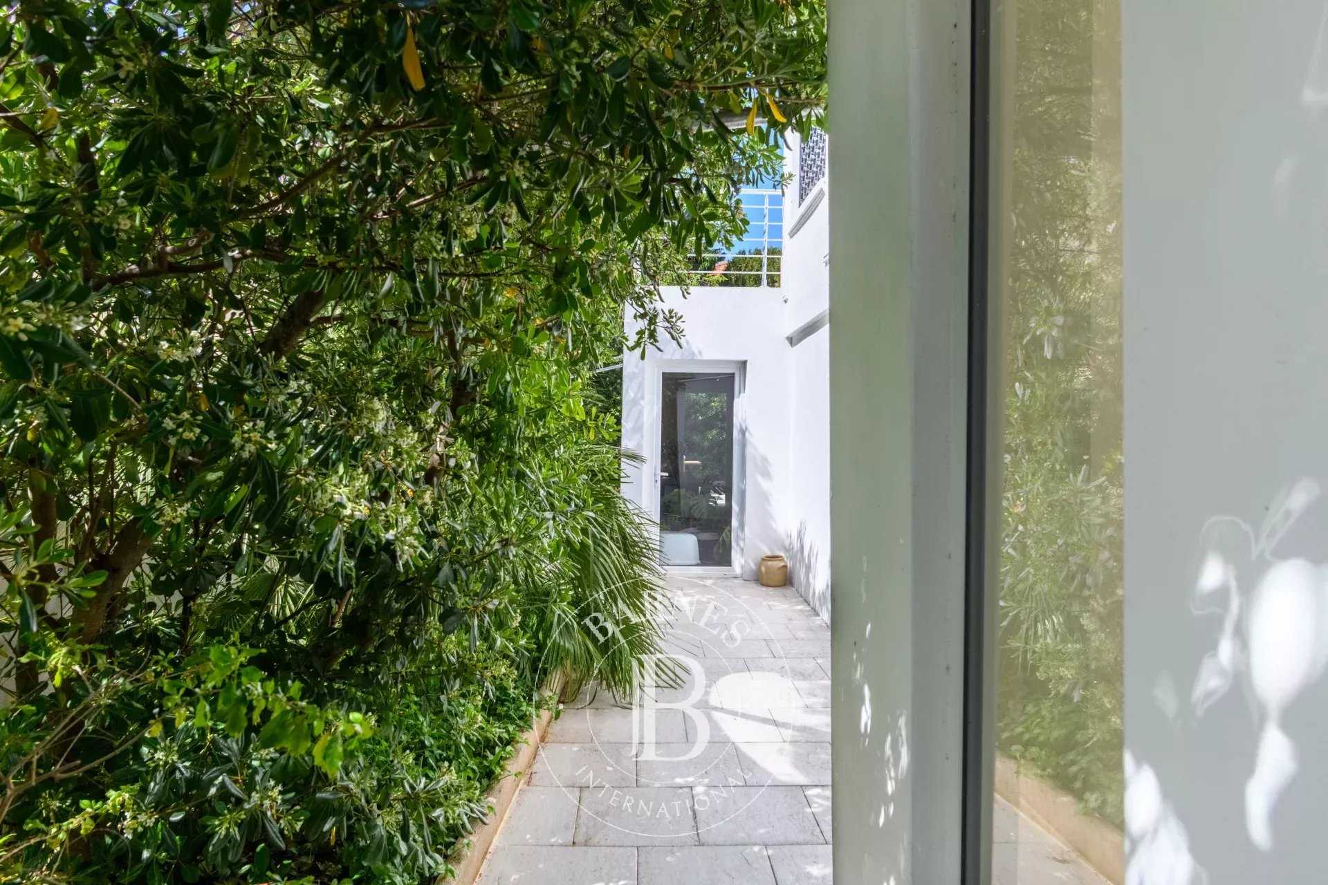 Marseille  - Villa 6 Pi&egrave;ces 4 Chambres