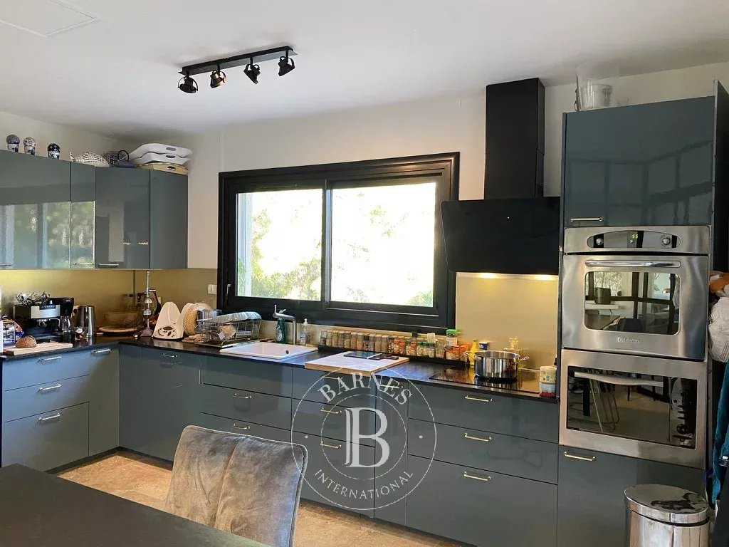 Marseille  - House 6 Bedrooms