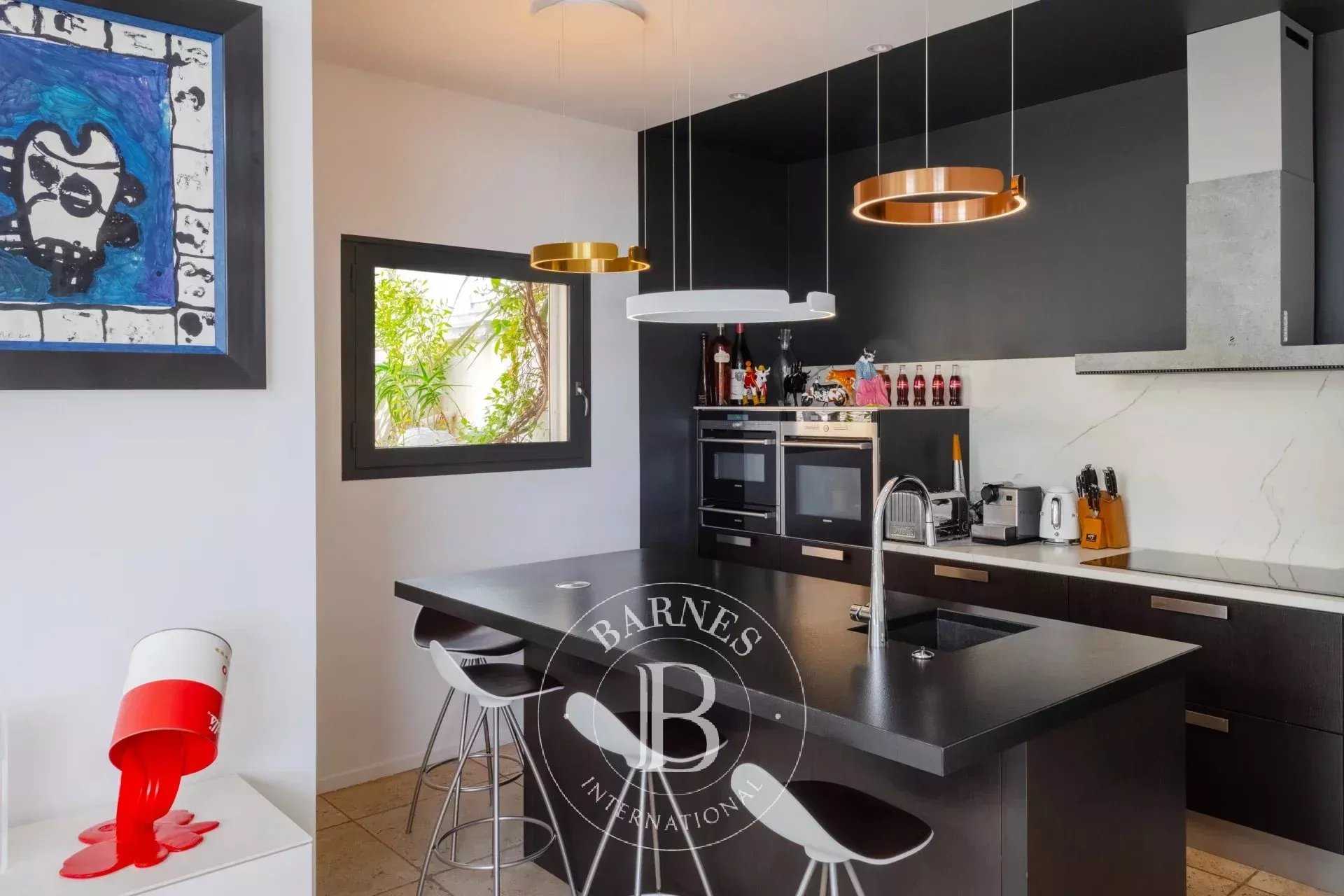 Marseille  - Maison 5 Pièces 4 Chambres