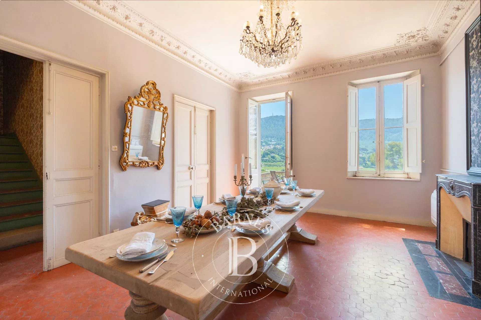 Cassis  - Bastide 7 Pi&egrave;ces 5 Chambres