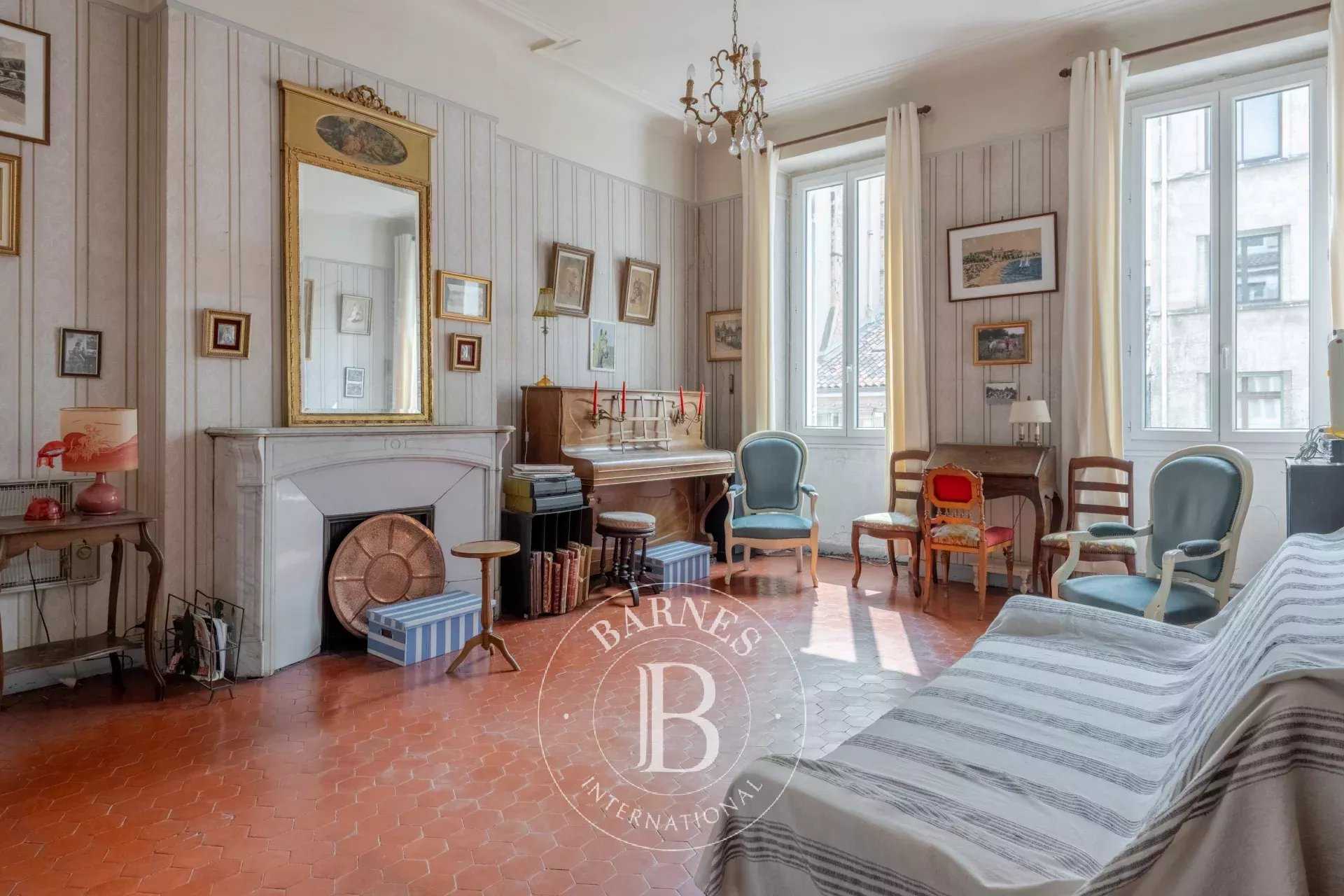 Marseille  - Appartement 7 Pièces 5 Chambres