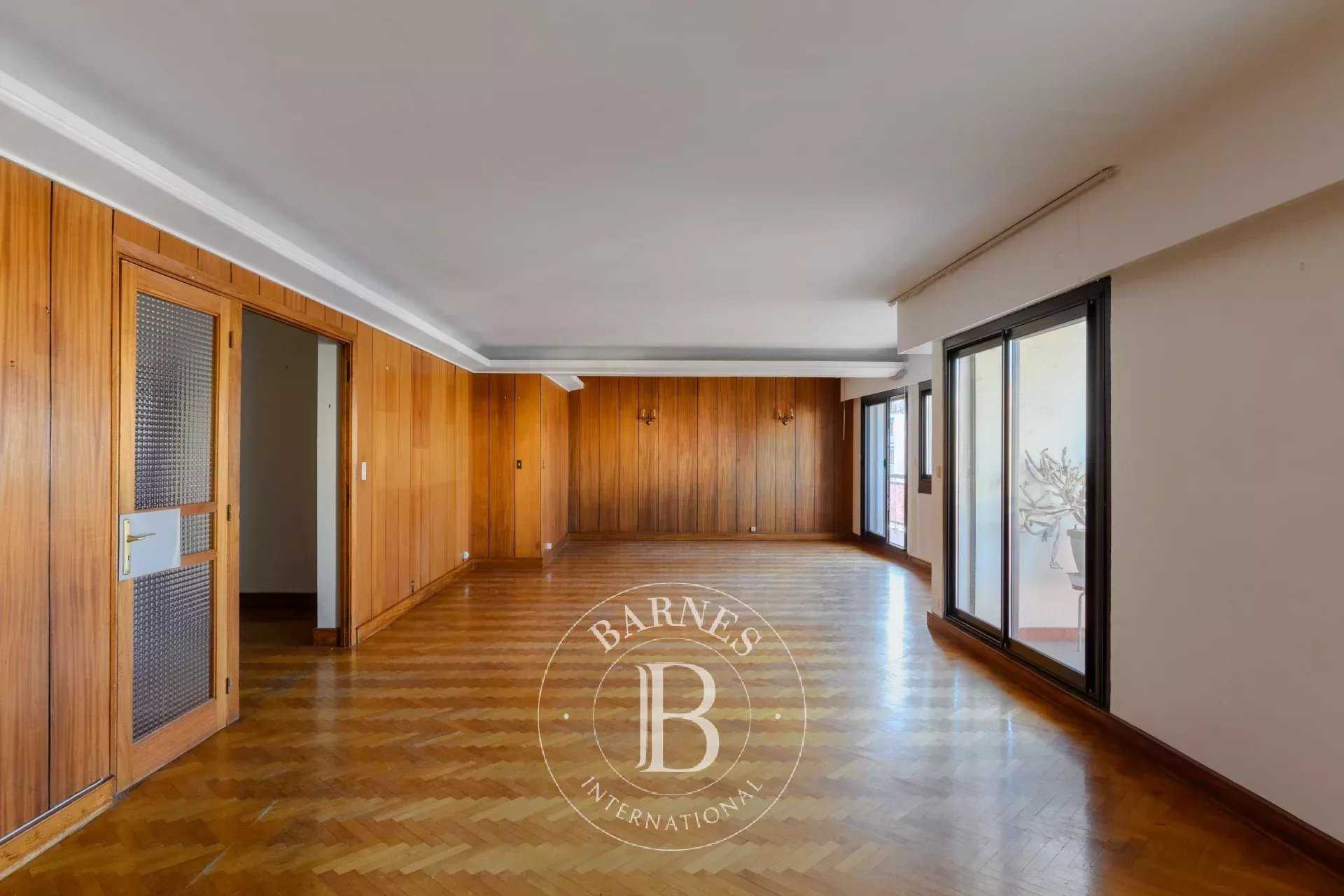 Marseille  - Appartement 8 Pi&egrave;ces 5 Chambres