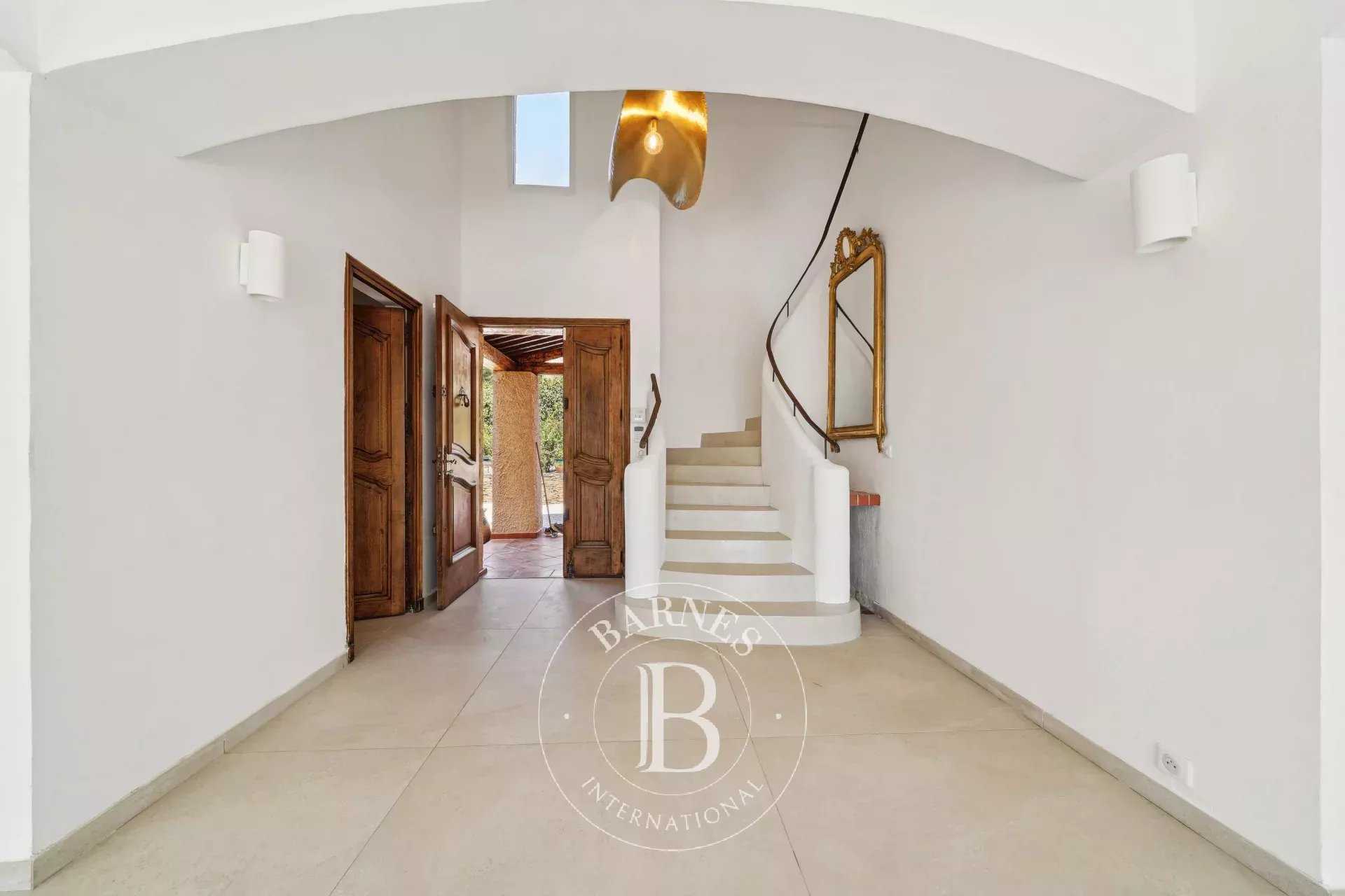 La Ciotat  - Maison 6 Pièces 5 Chambres