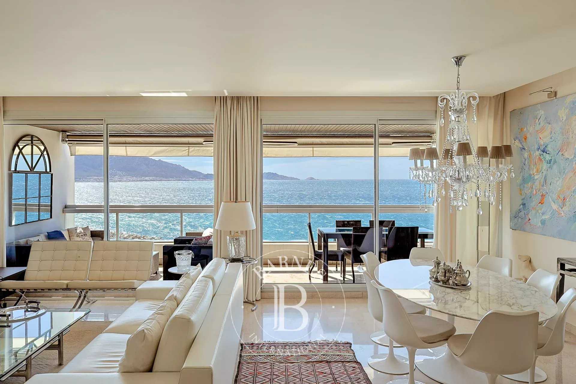 Marseille  - Appartement 3 Pi&egrave;ces 2 Chambres