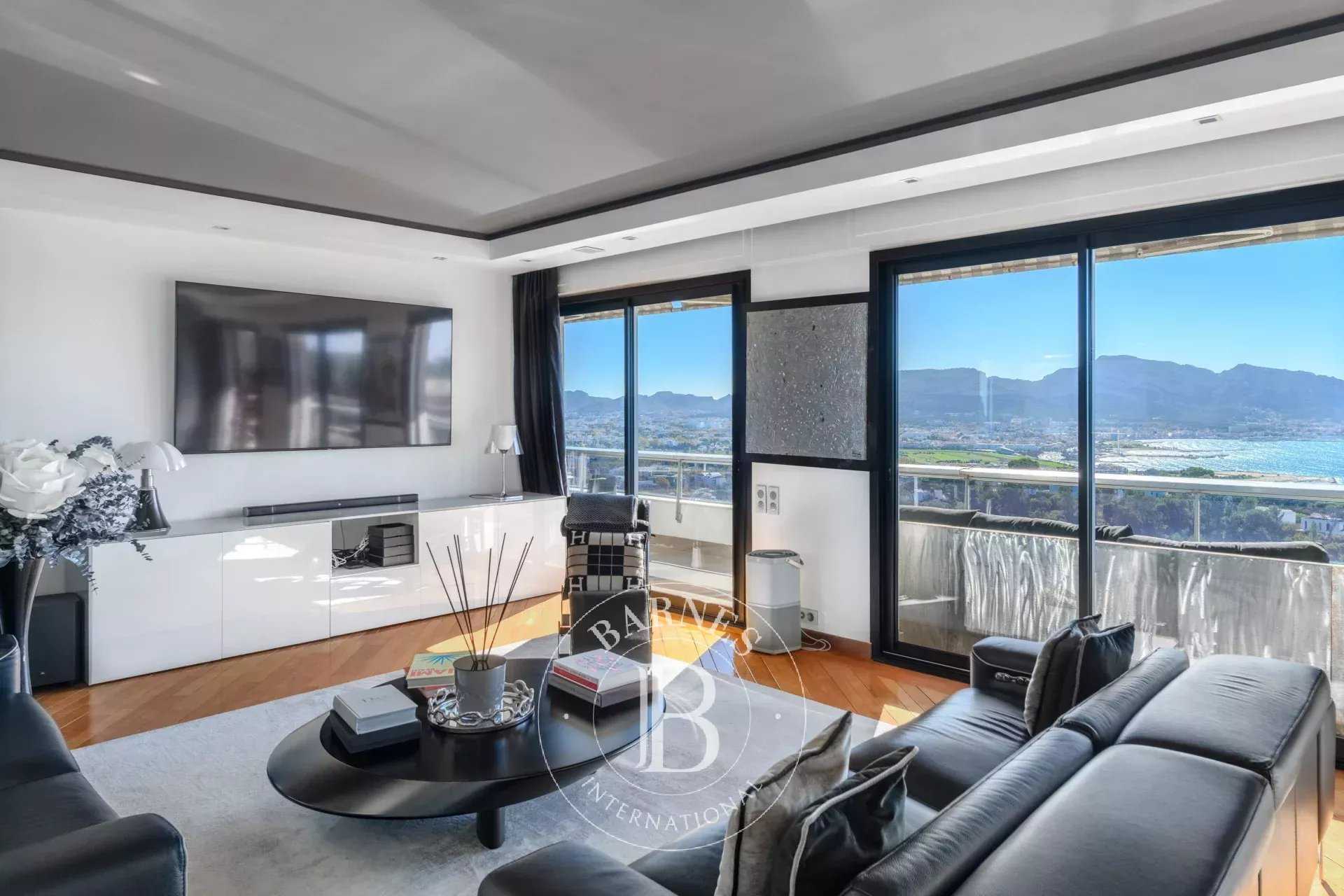 Marseille  - Appartement 6 Pièces 4 Chambres