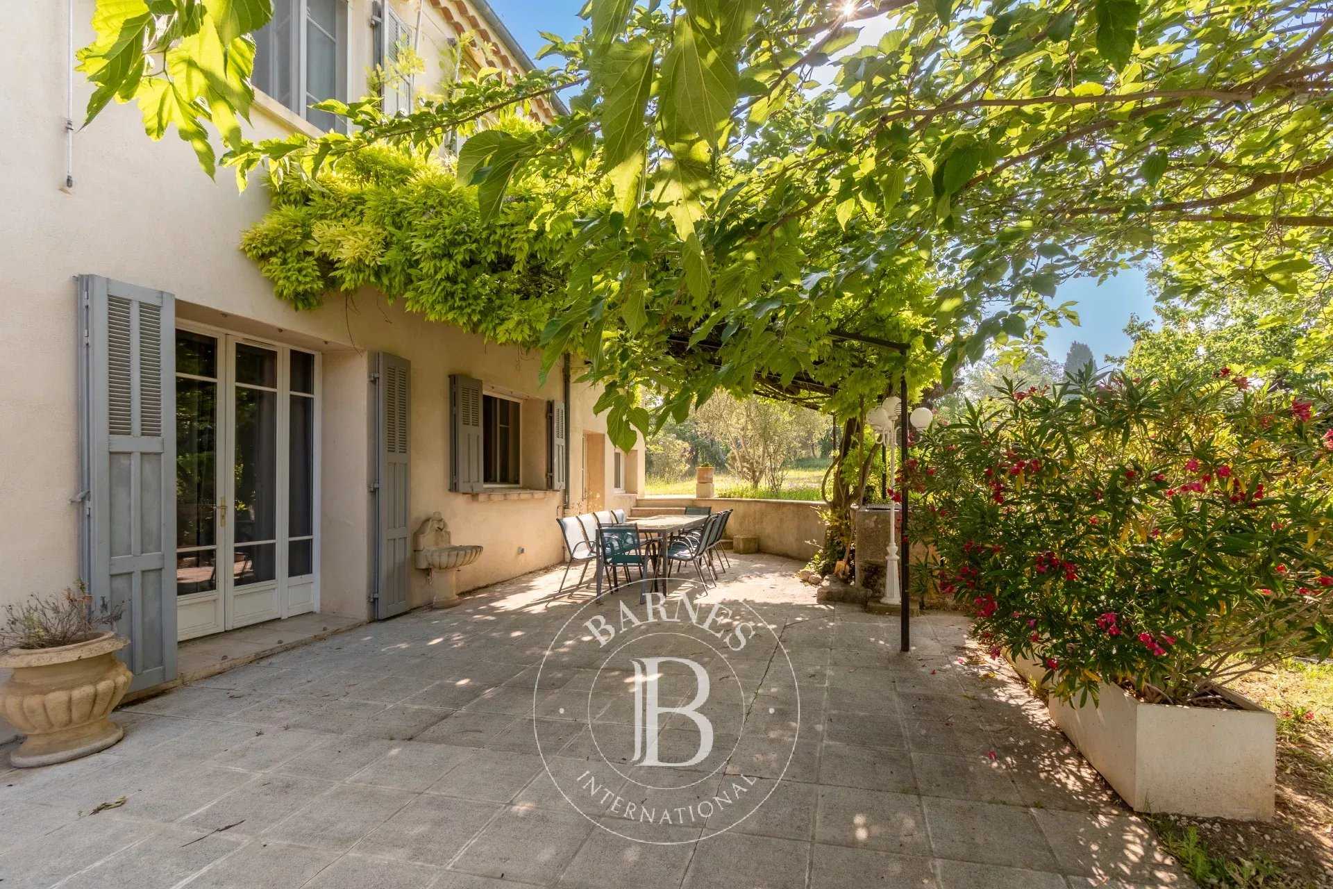 Aix-en-Provence  - House 6 Bedrooms
