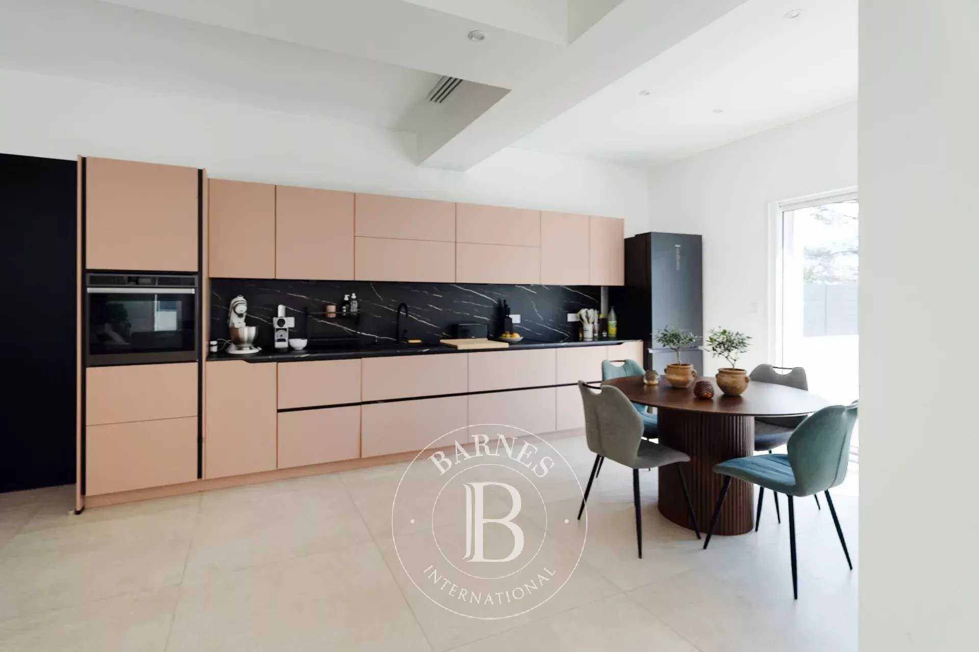 Cabriès  - Maison 7 Pi&egrave;ces 5 Chambres