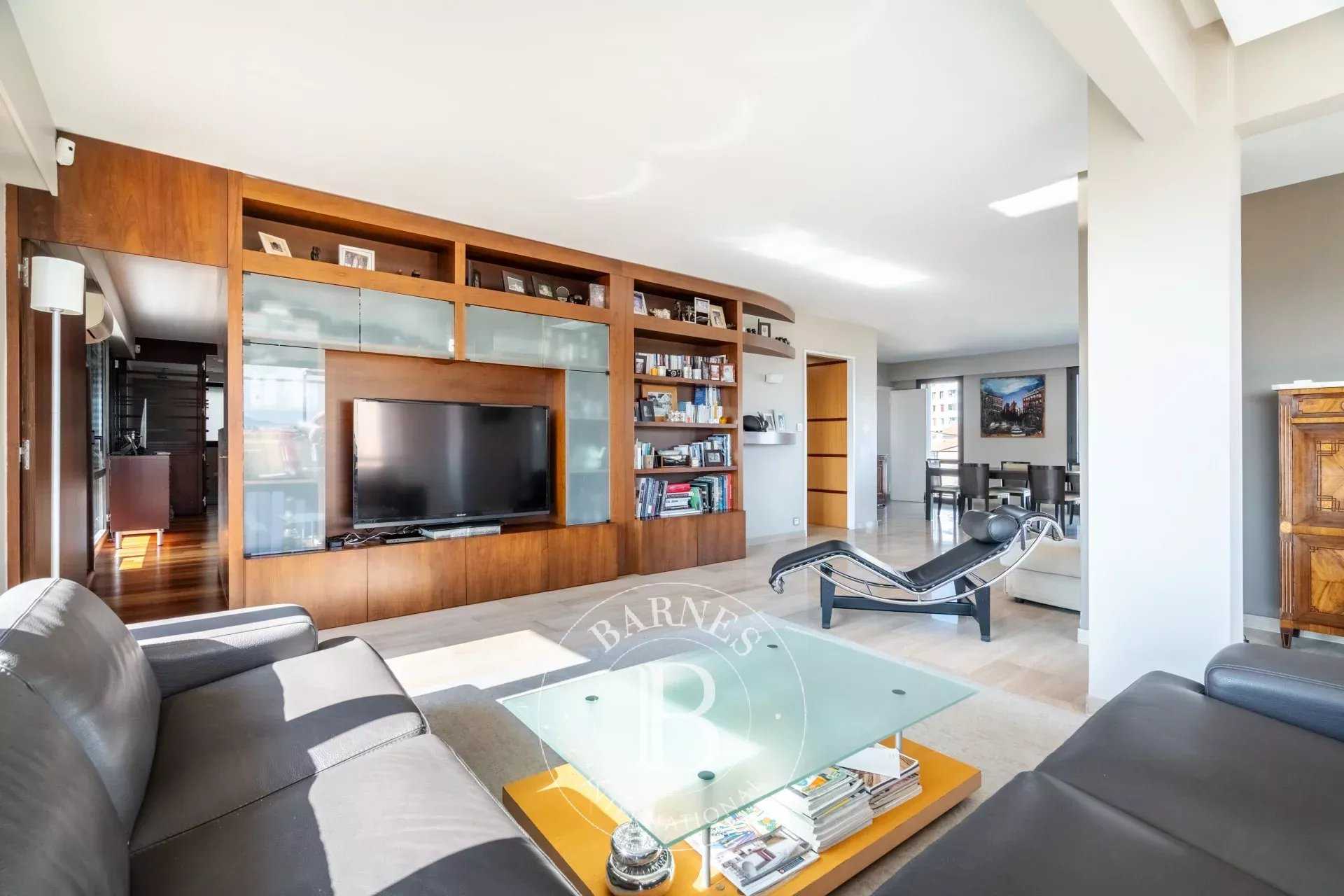 Marseille  - Appartement 5 Pi&egrave;ces 4 Chambres