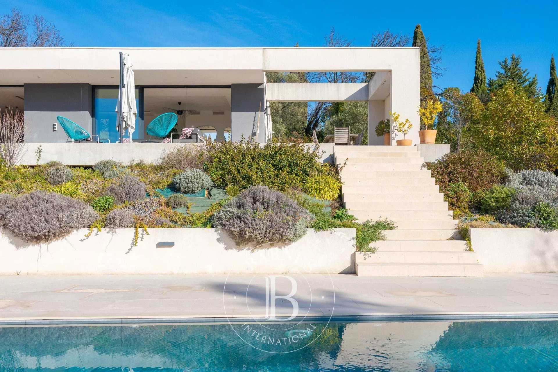 Roquevaire  - Maison 5 Pi&egrave;ces 4 Chambres