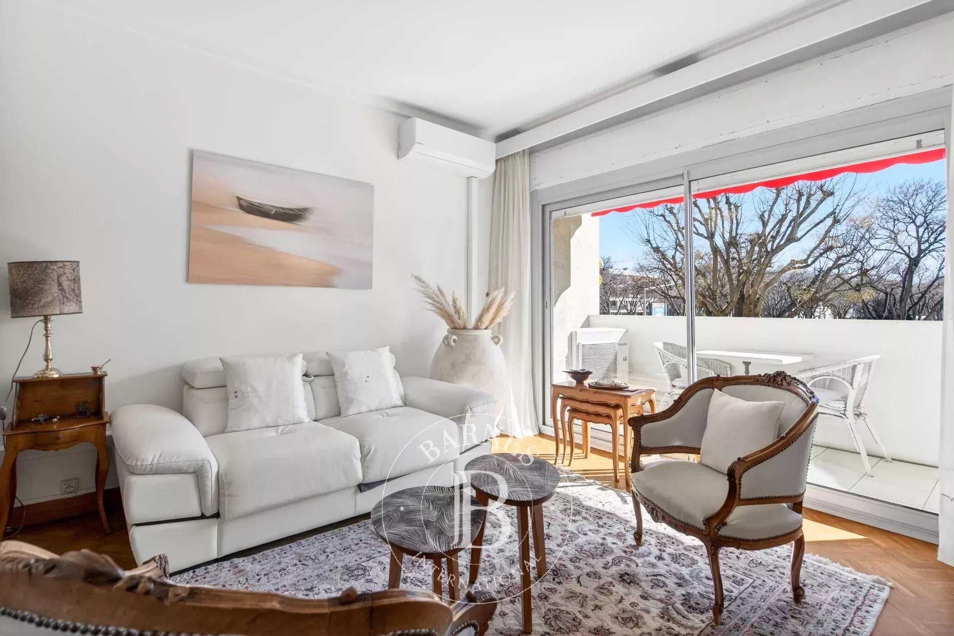 Marseille  - Appartement 3 Pi&egrave;ces 2 Chambres