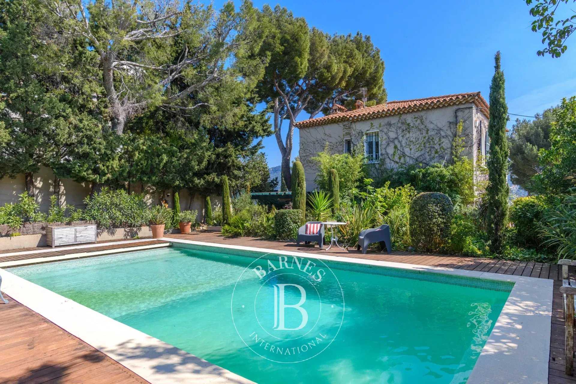 Cassis  - Maison 8 Pi&egrave;ces 5 Chambres