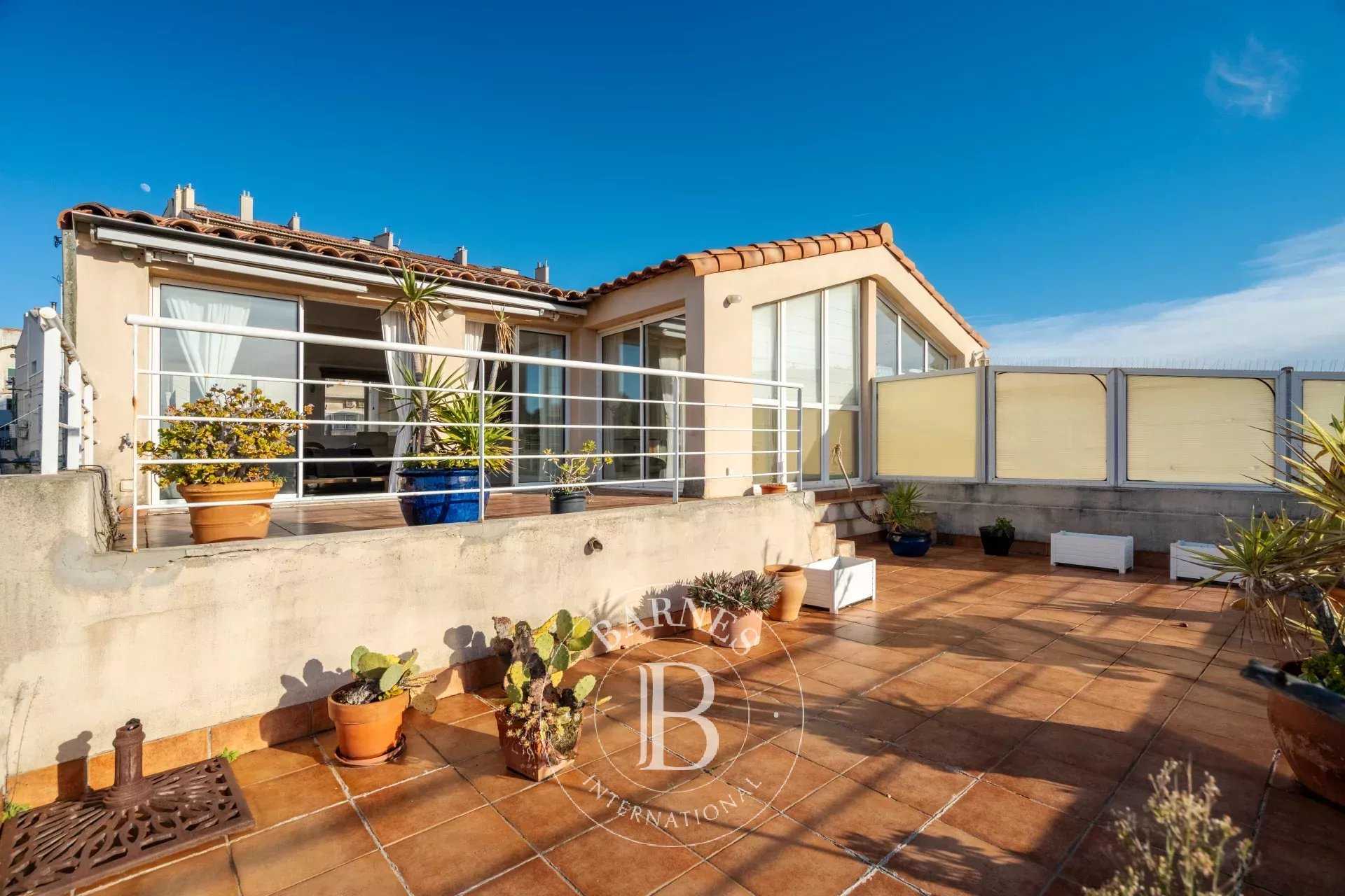Marseille  - Apartment 3 Bedrooms