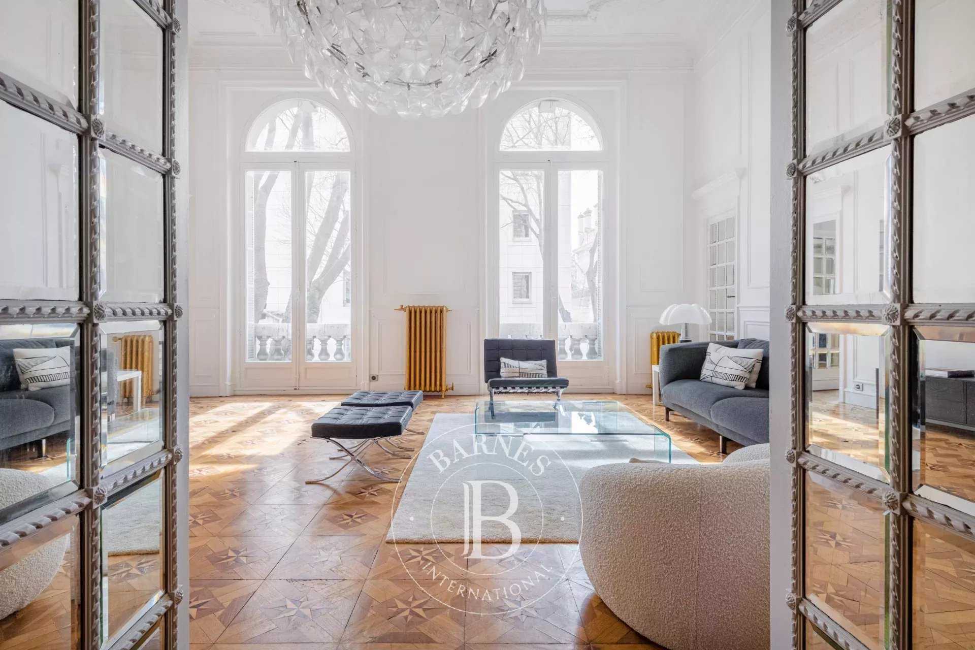 Marseille  - Appartement 7 Pi&egrave;ces 4 Chambres