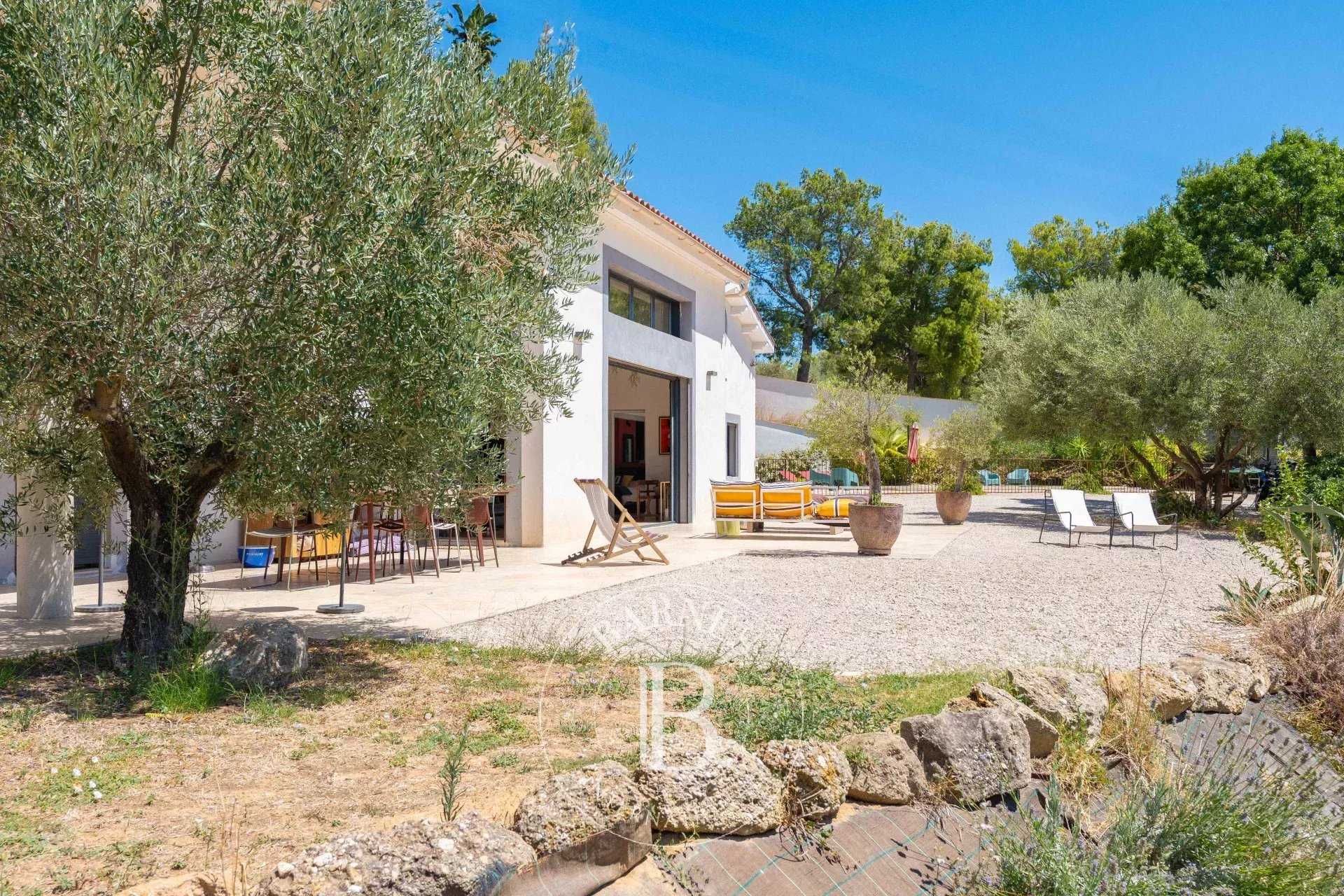 Aubagne  - House 5 Bedrooms