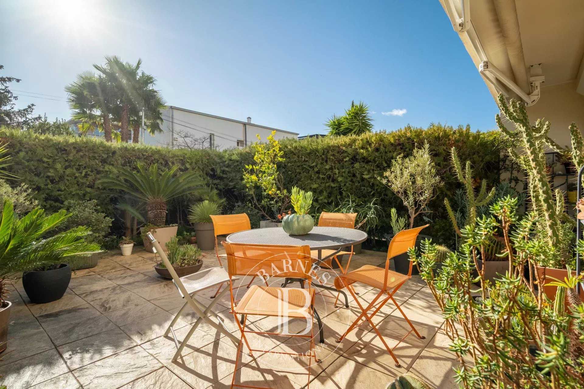 Marseille  - Appartement 2 Pièces, 1 Chambre