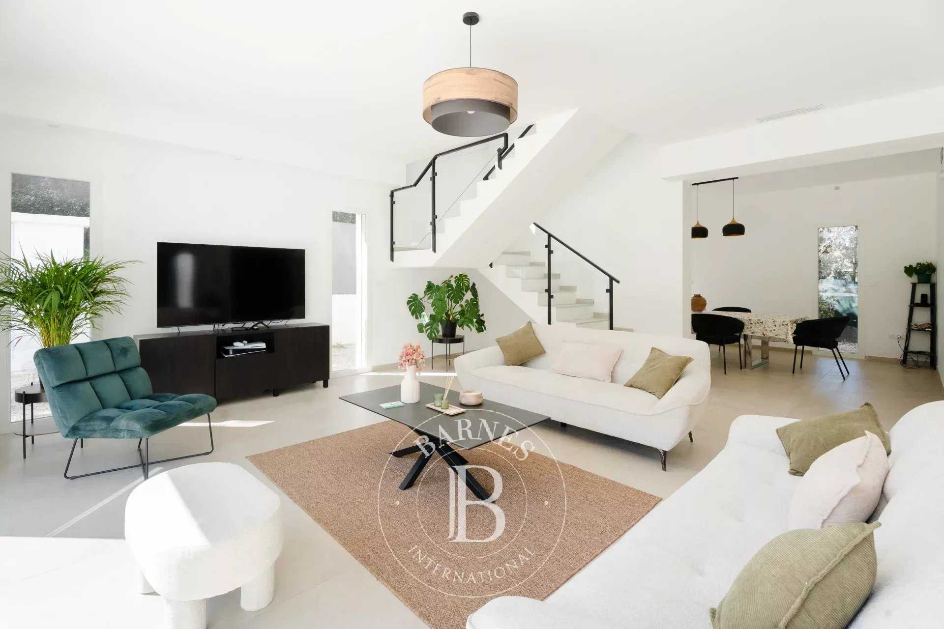 Cabriès  - Maison 7 Pi&egrave;ces 5 Chambres