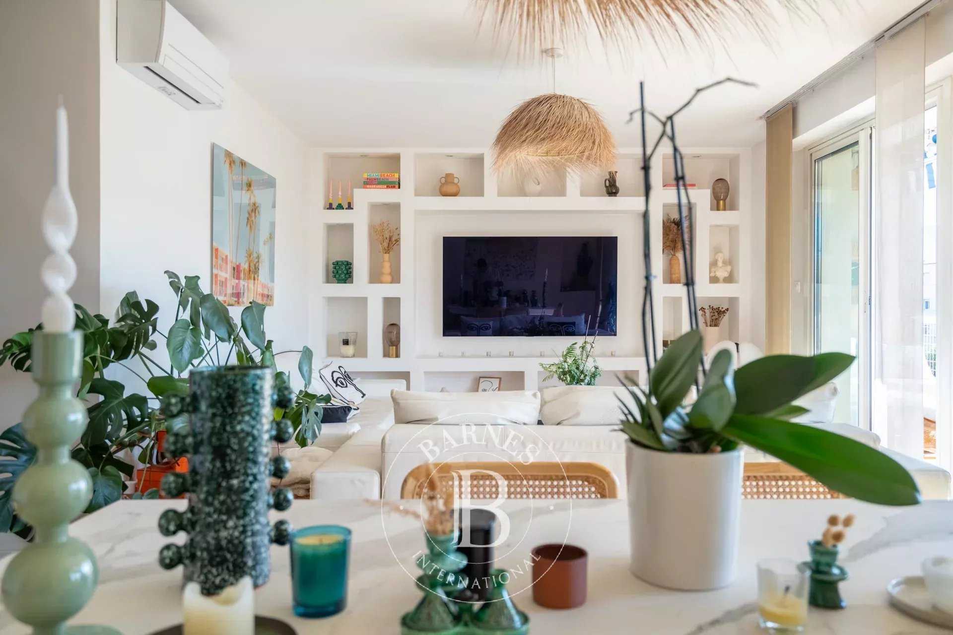 Marseille  - Appartement 3 Pi&egrave;ces 2 Chambres