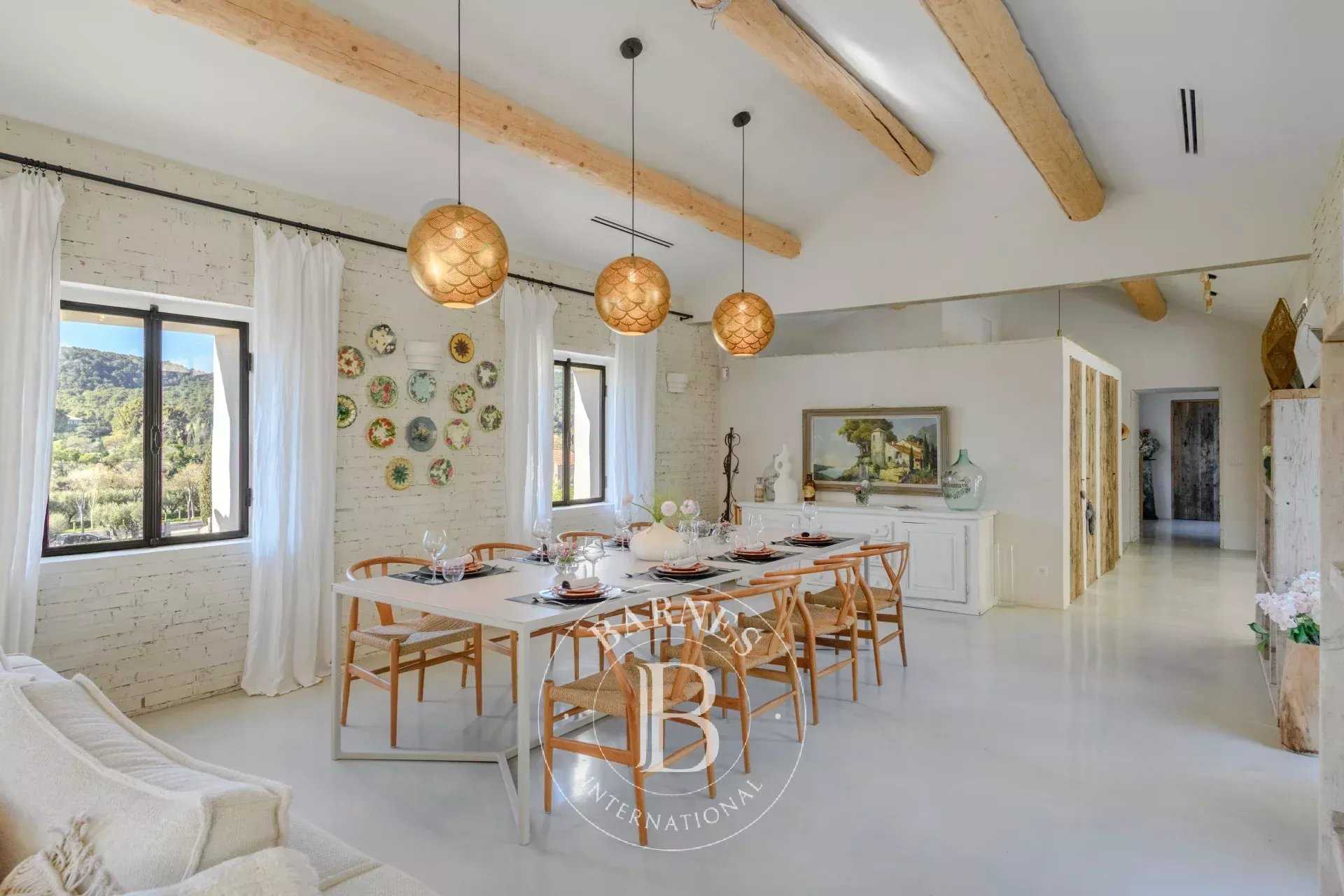 Cassis  - Property 7 Bedrooms