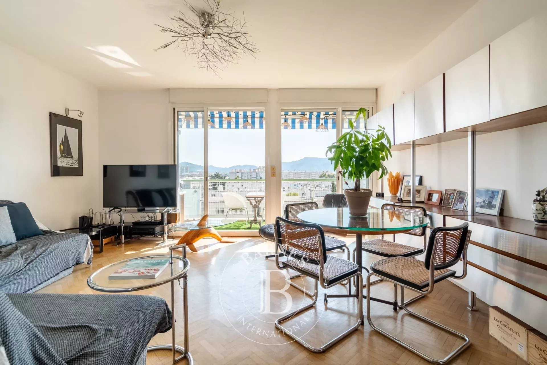Marseille  - Appartement 3 Pi&egrave;ces 2 Chambres