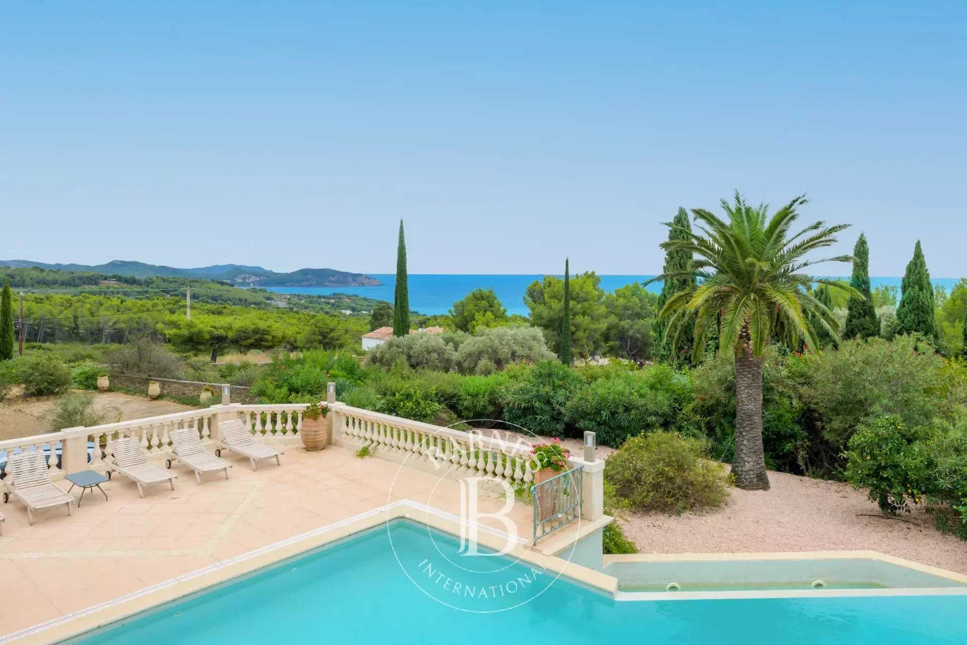 La Ciotat  - Propriété 8 Pièces 4 Chambres