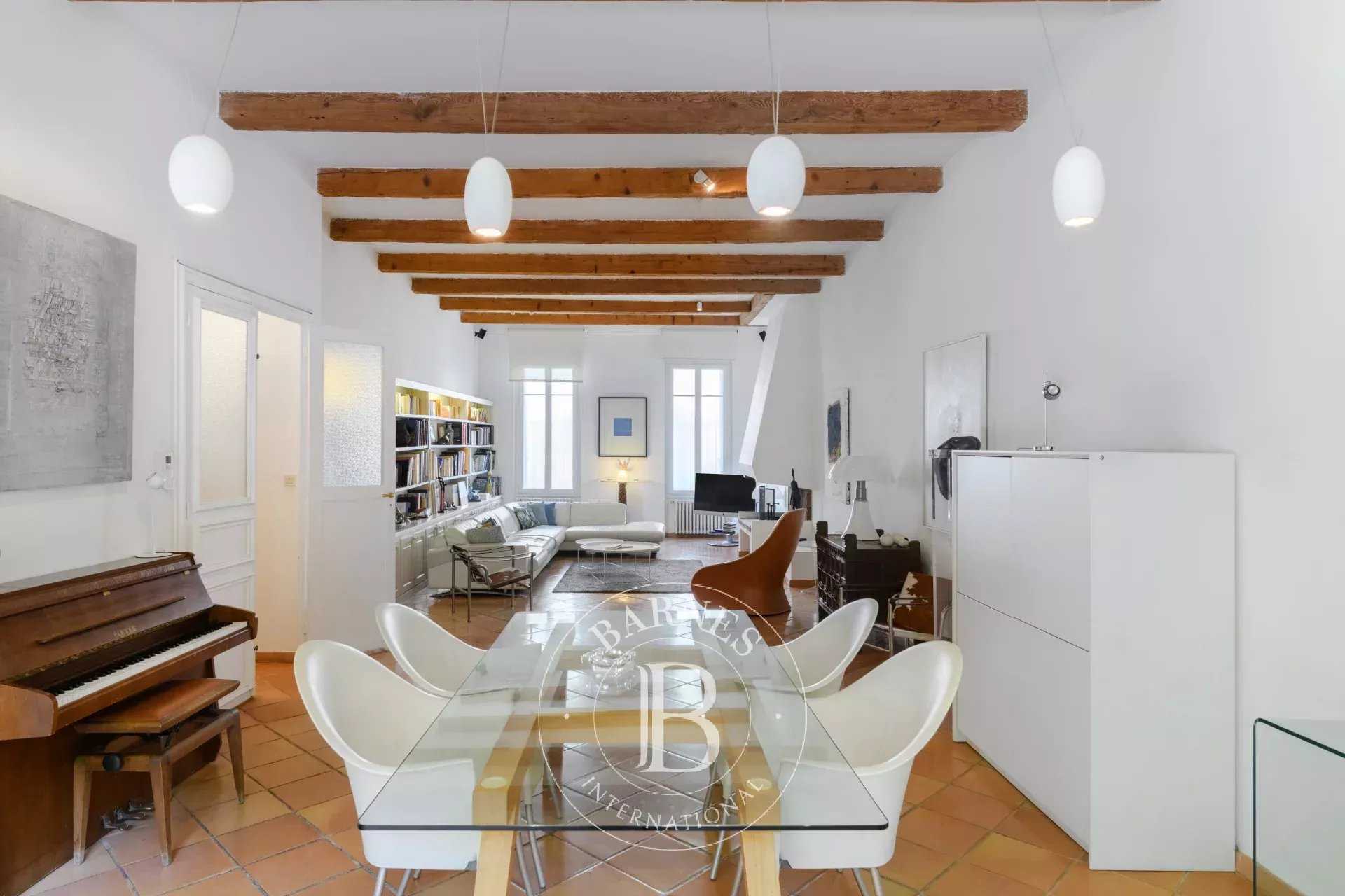 Marseille  - Appartement 5 Pièces 2 Chambres