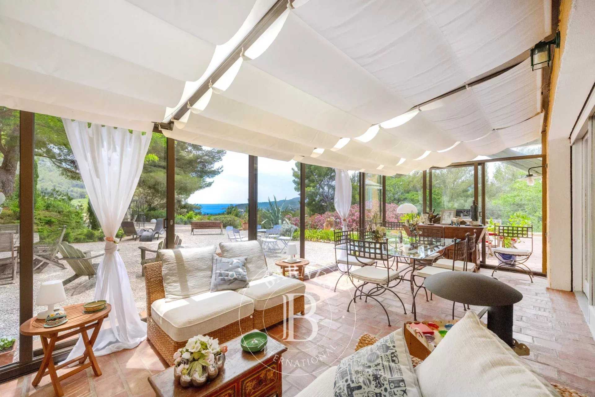 Cassis  - Property 4 Bedrooms