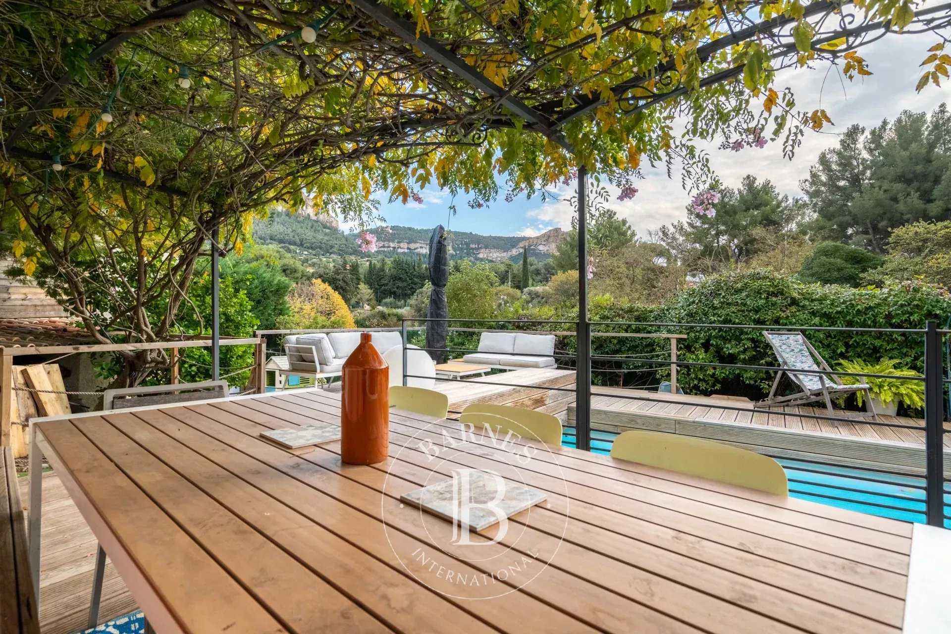 Cassis  - Maison 7 Pi&egrave;ces 5 Chambres